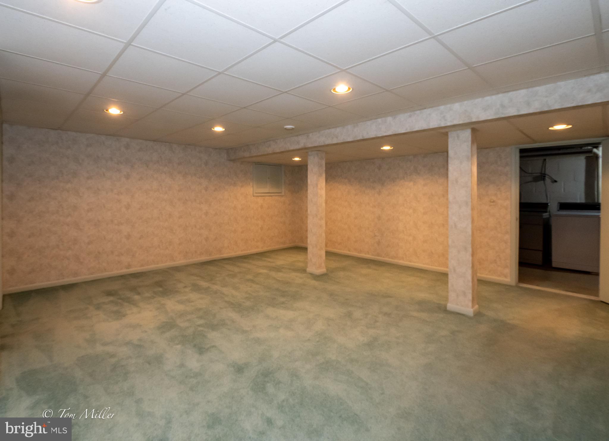 HAMPTON VILLAGE - Residential