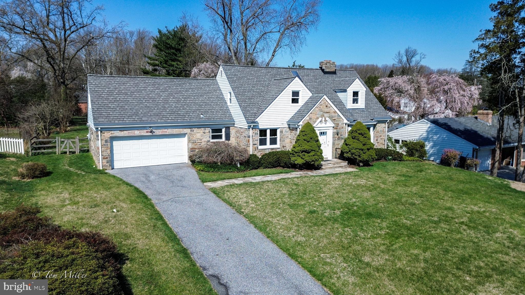 HAMPTON VILLAGE - Residential