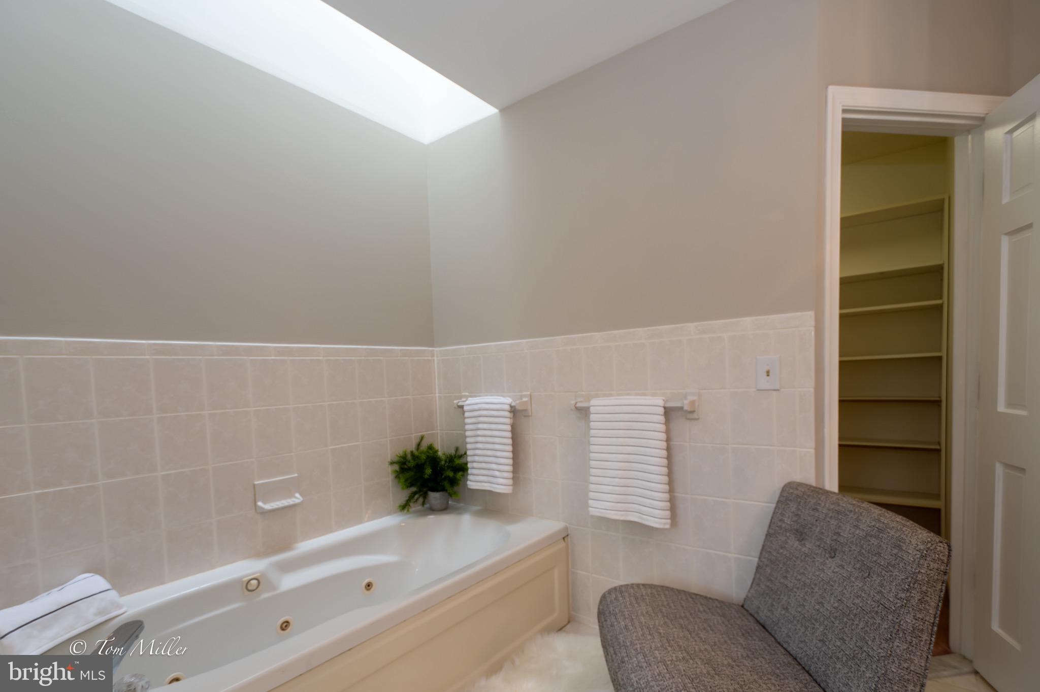 HAMPTON VILLAGE - Residential