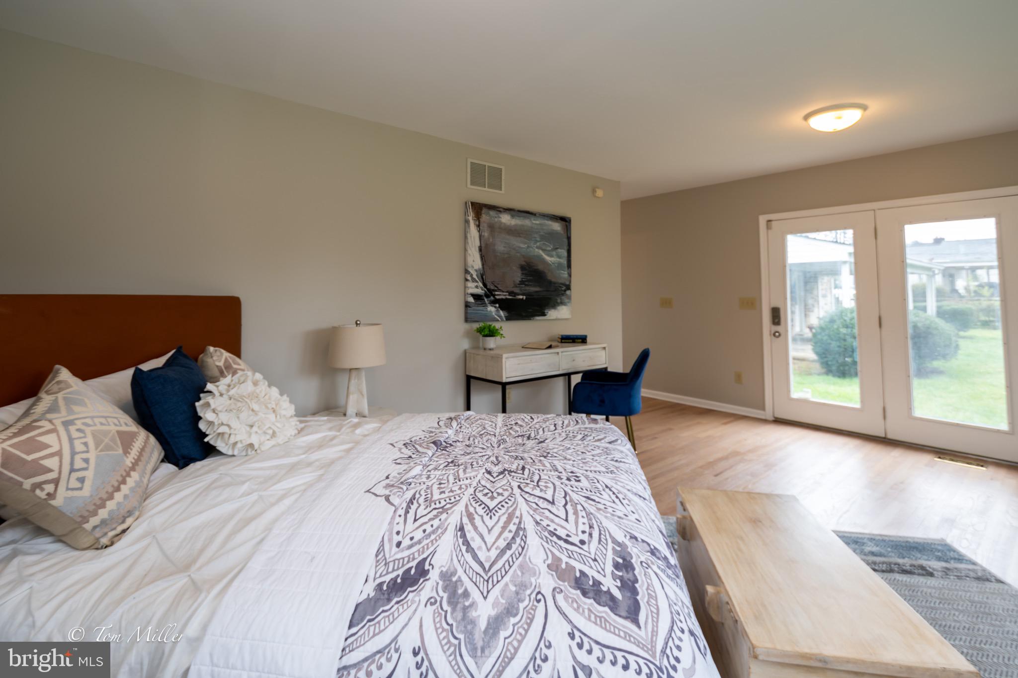 HAMPTON VILLAGE - Residential