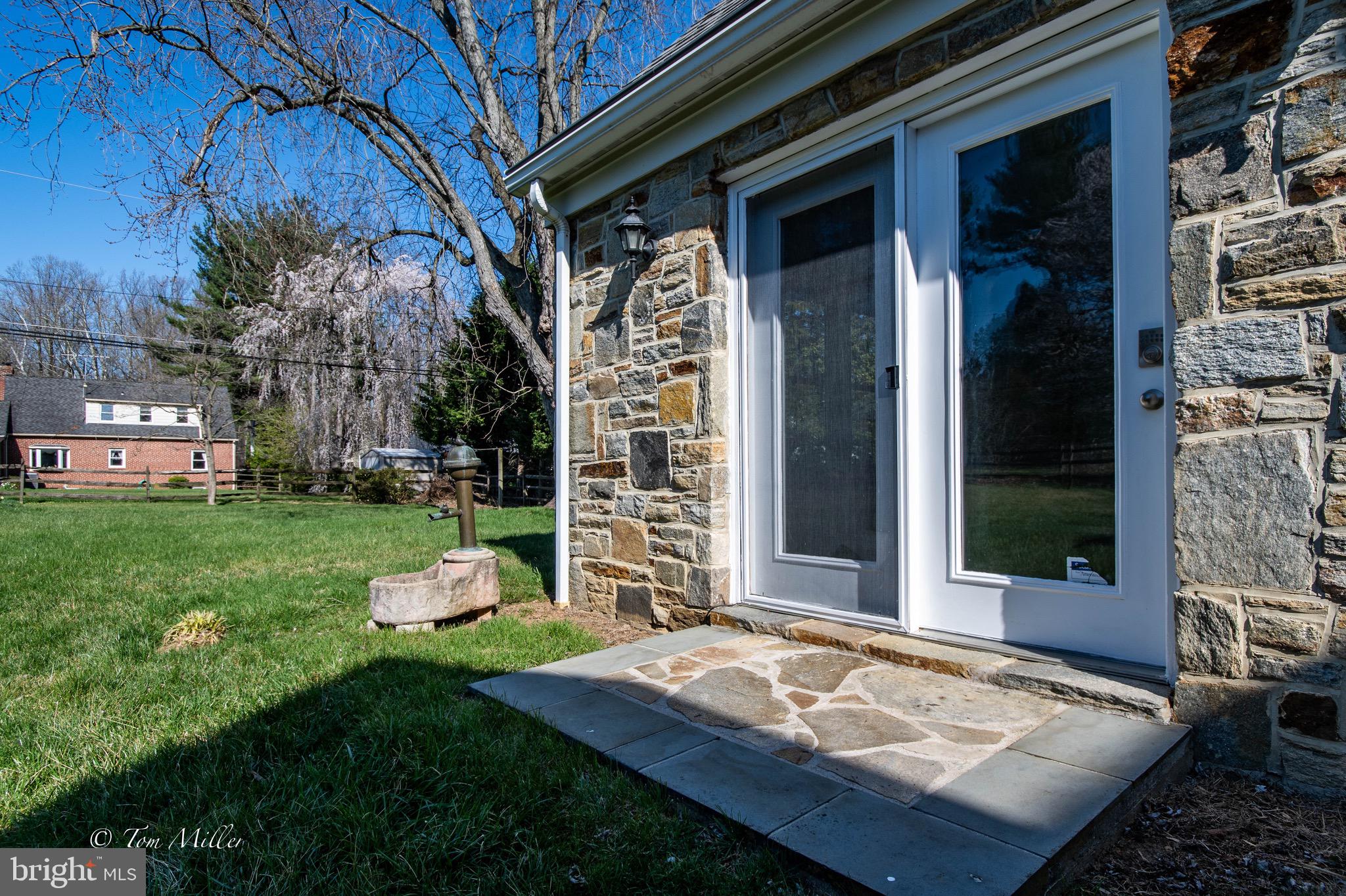 HAMPTON VILLAGE - Residential