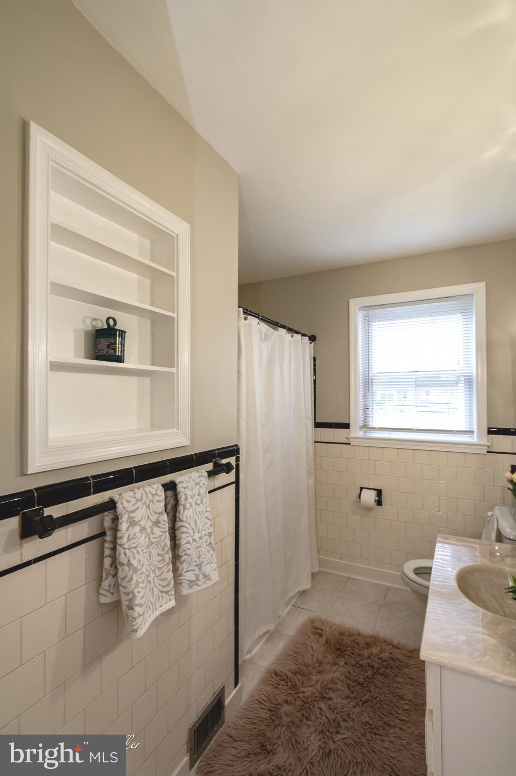 HAMPTON VILLAGE - Residential