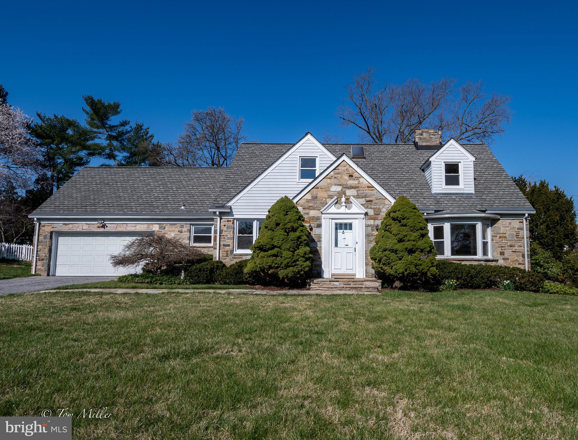 HAMPTON VILLAGE - Residential