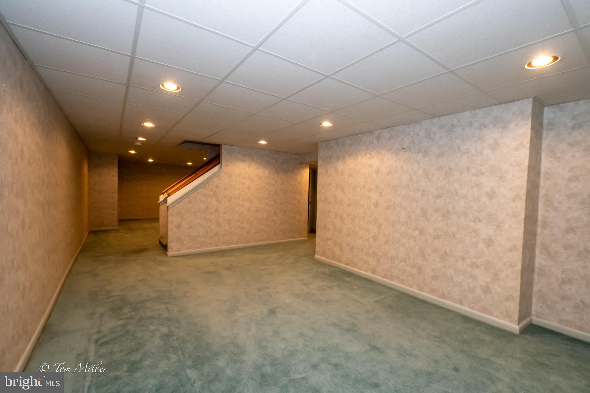 HAMPTON VILLAGE - Residential