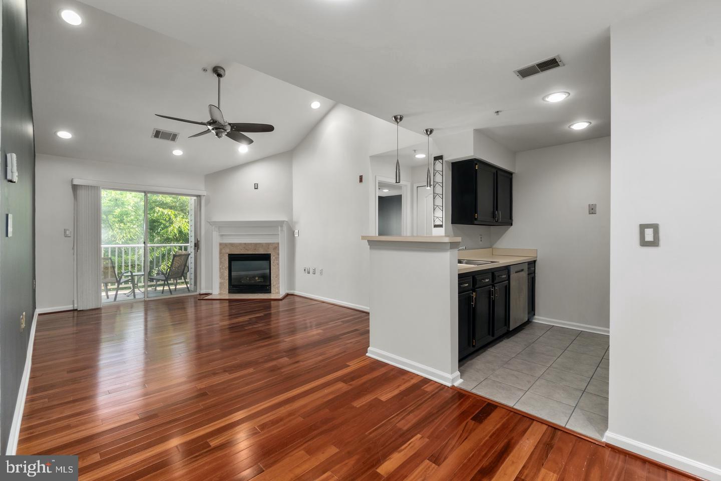 LARGO TOWN CENTER CONDOMINIUMS - Residential Lease