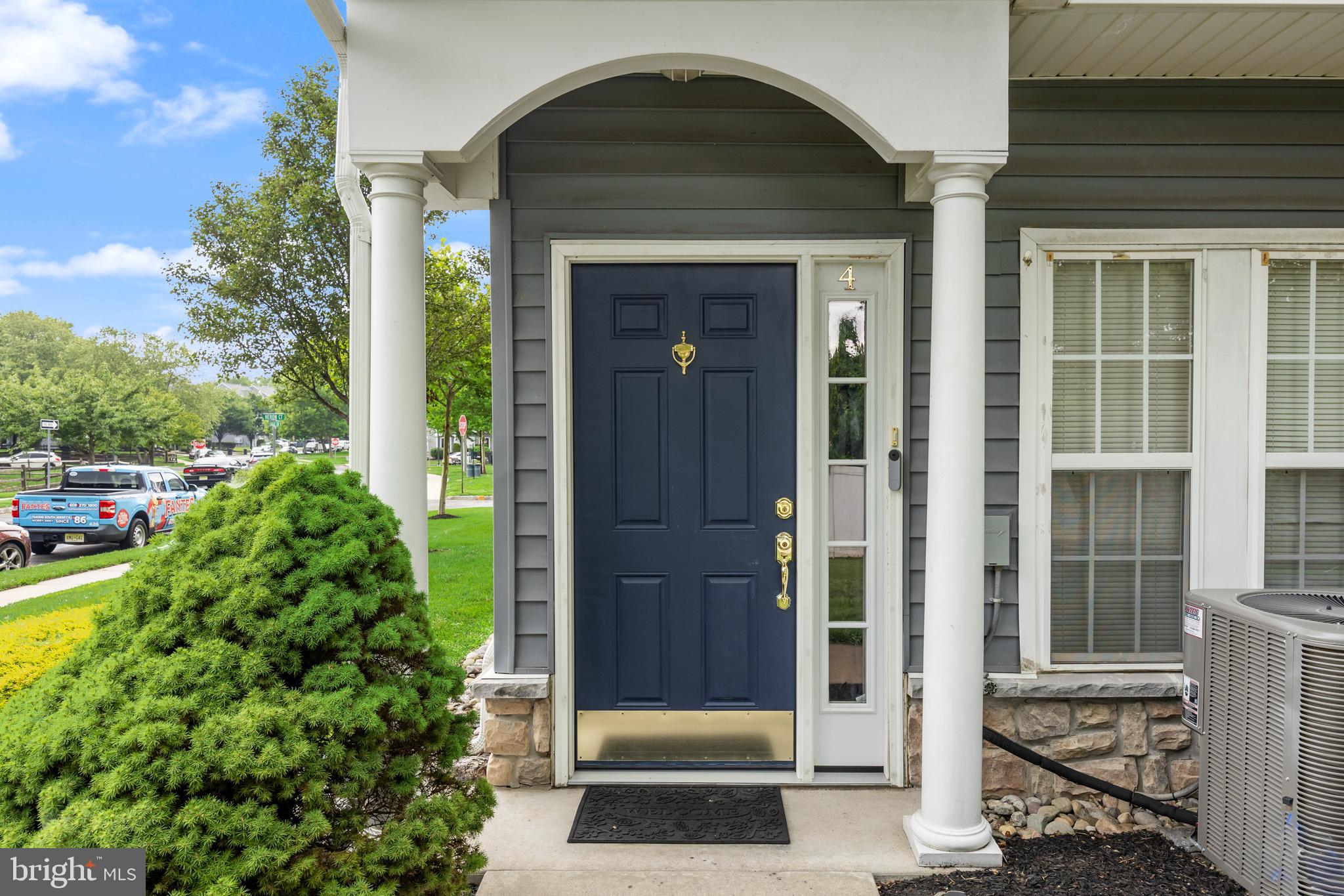 4 HERON LANE