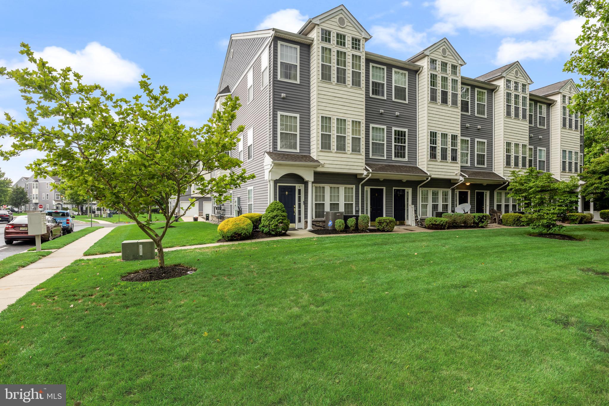 4 HERON LANE