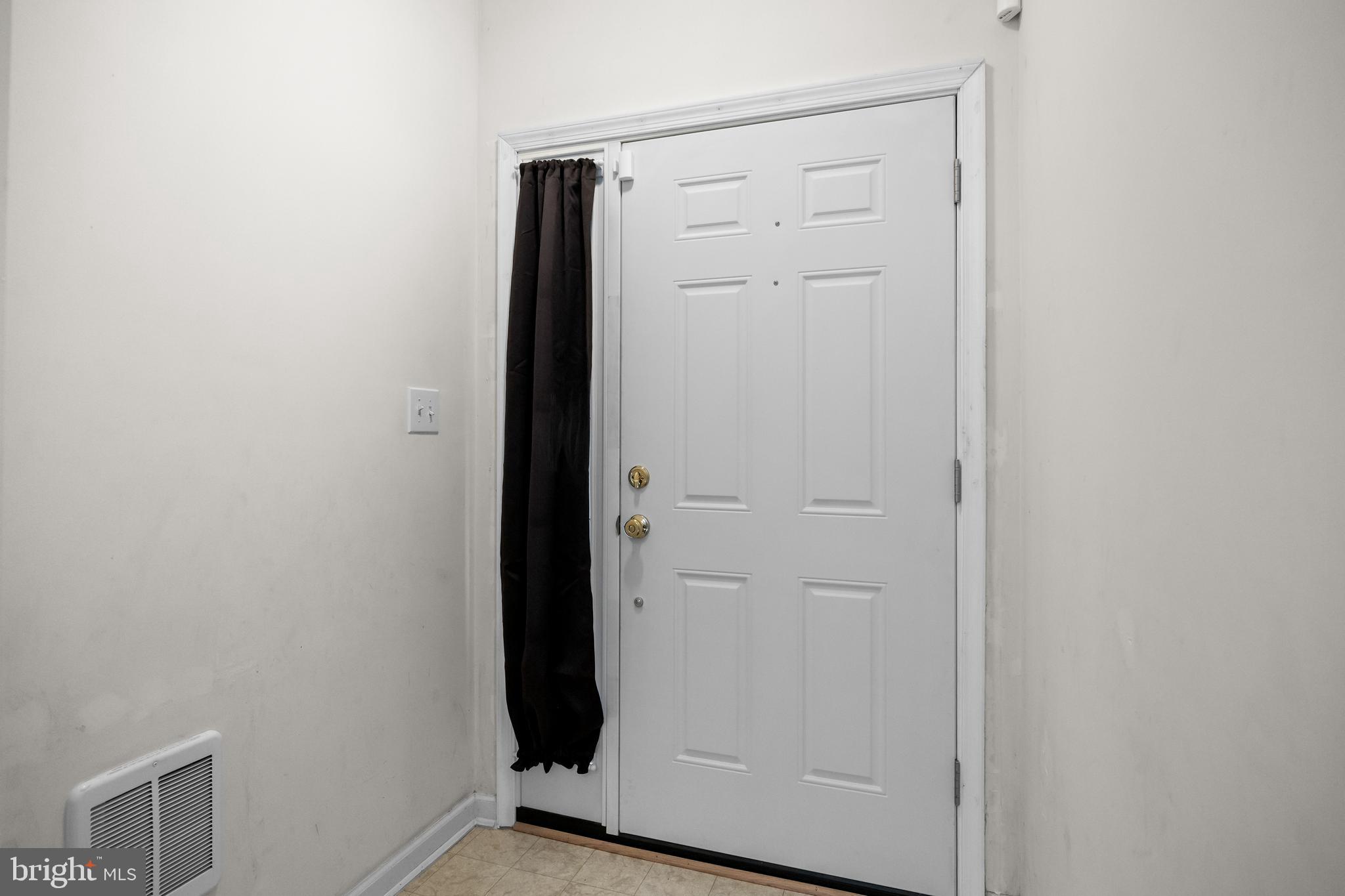 4 HERON LANE