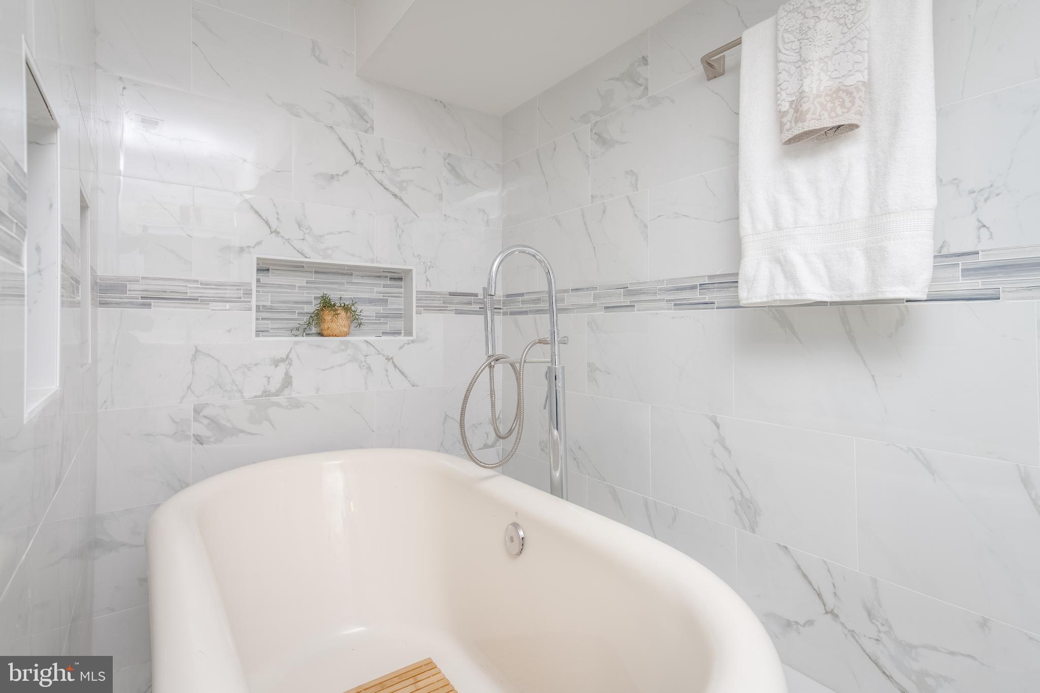 BROADWAY EAST - Residential