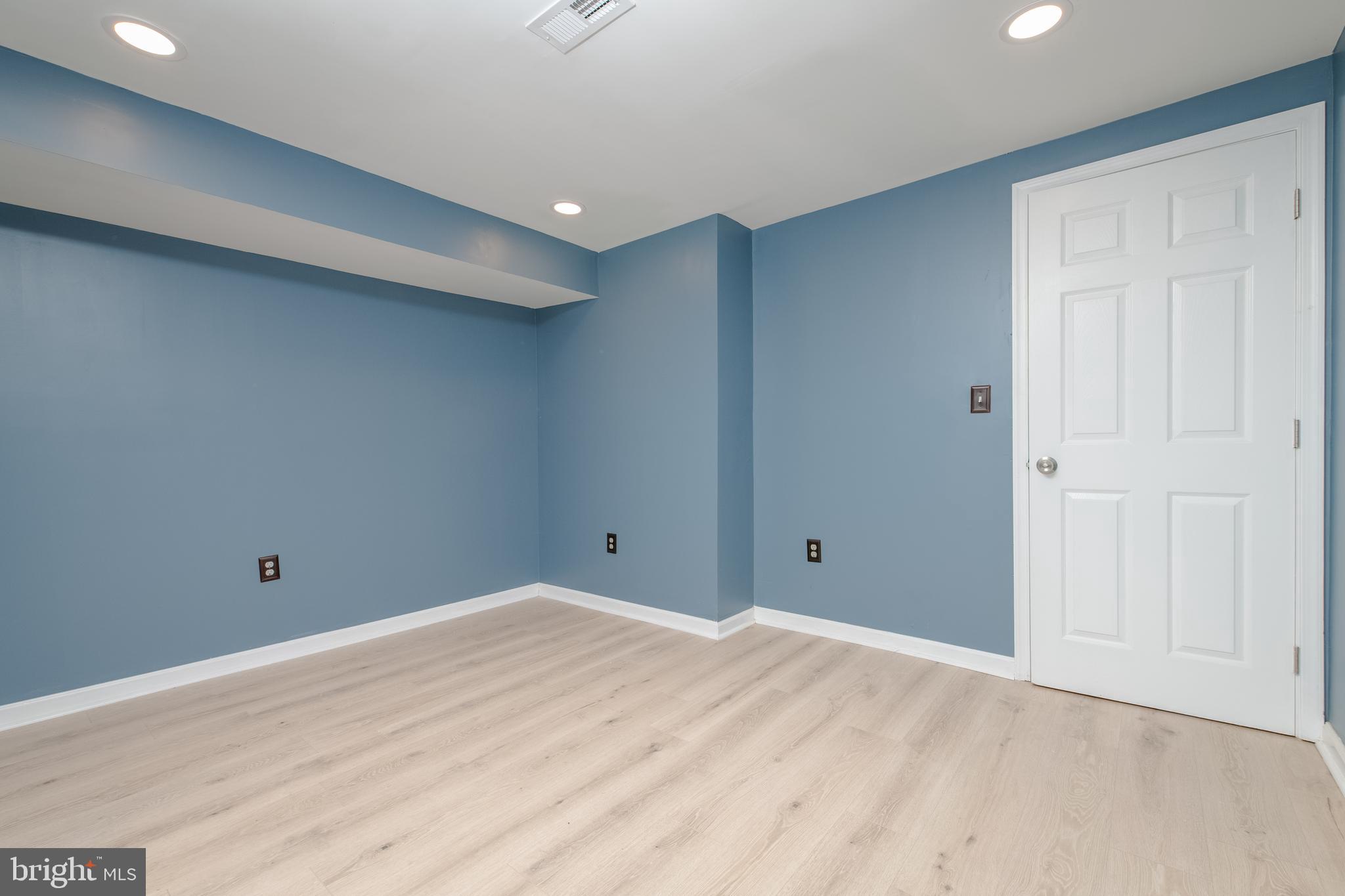 BROADWAY EAST - Residential