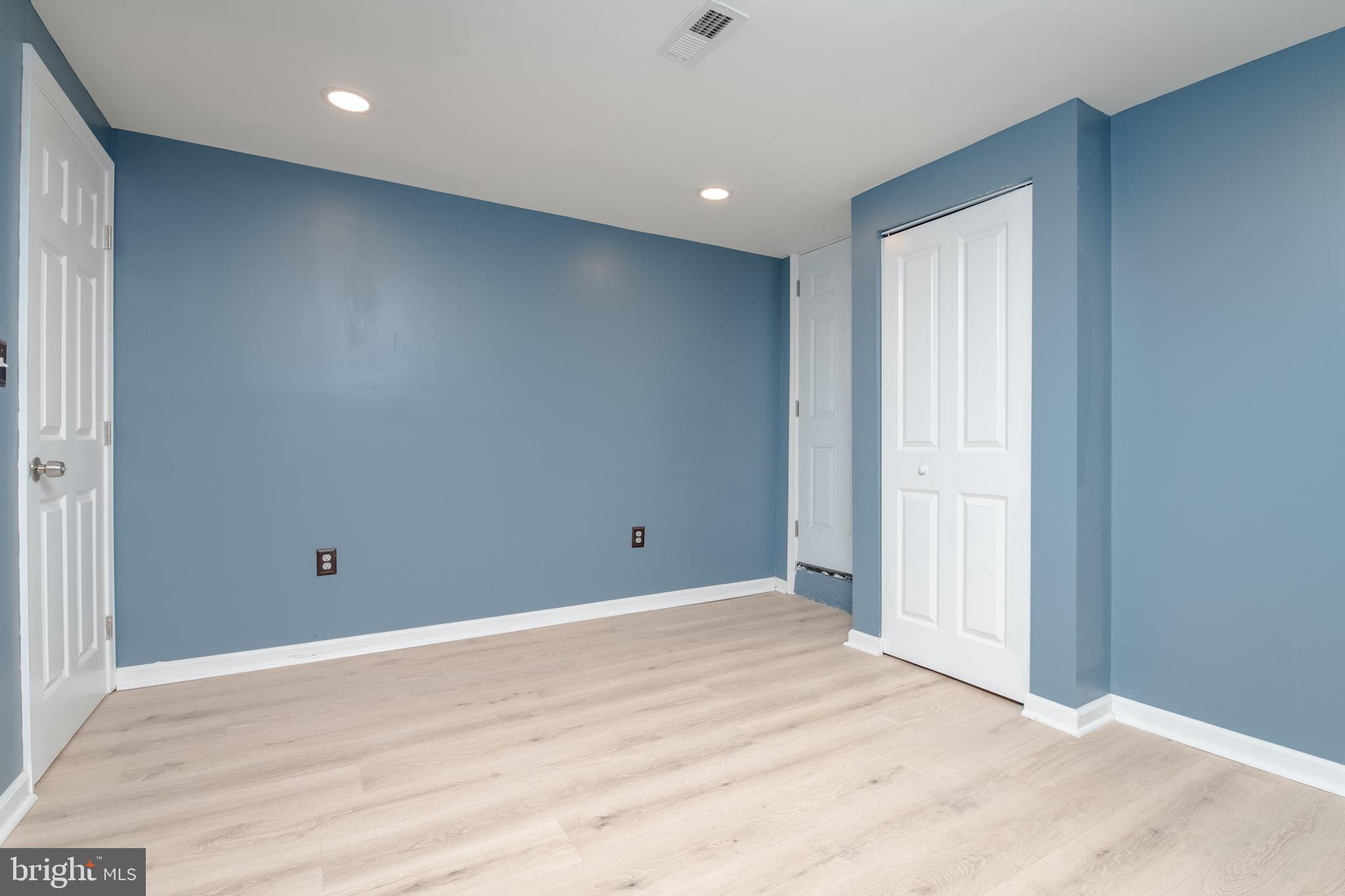 BROADWAY EAST - Residential