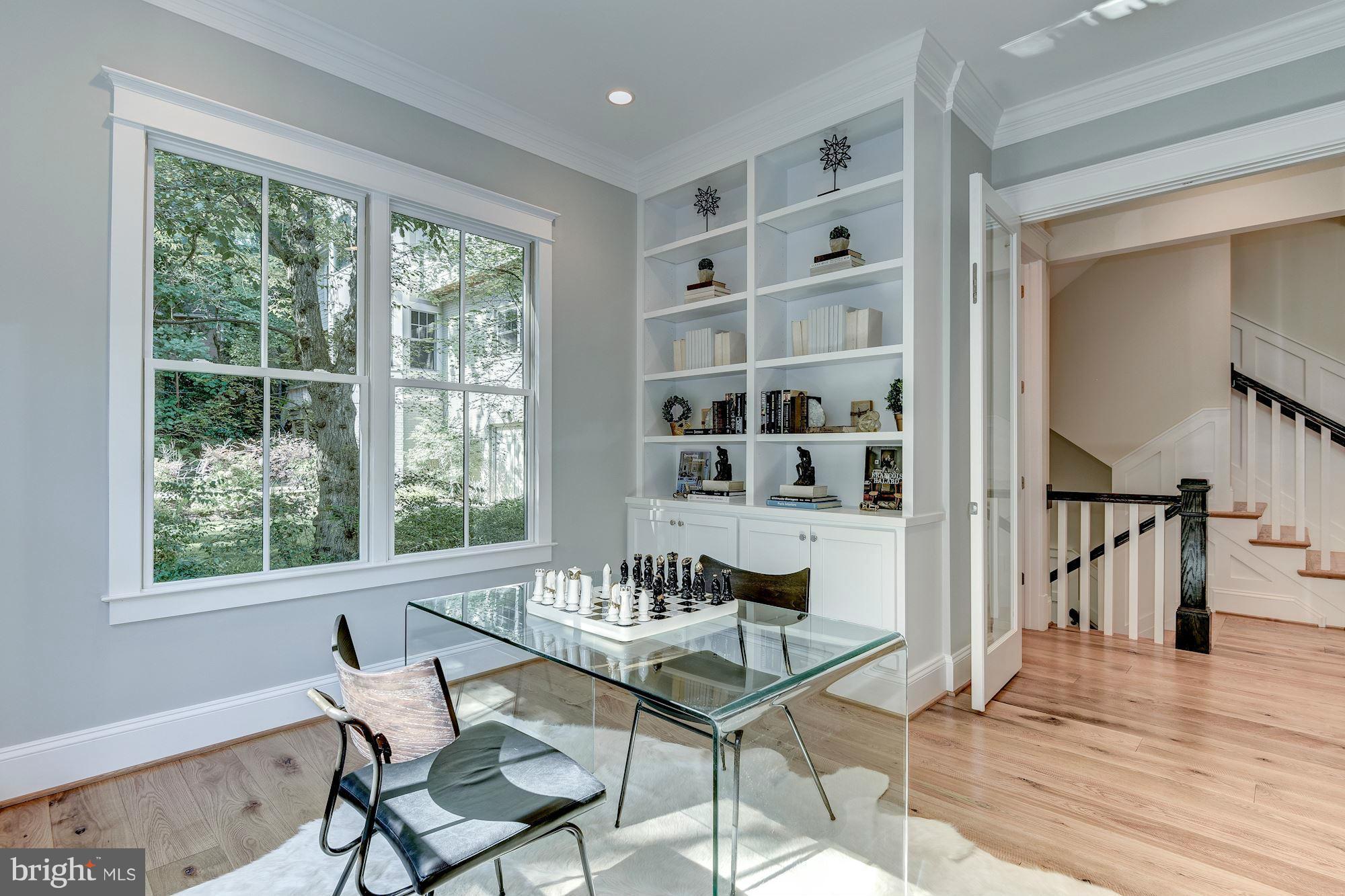 CHESTERBROOK WOODS - Residential