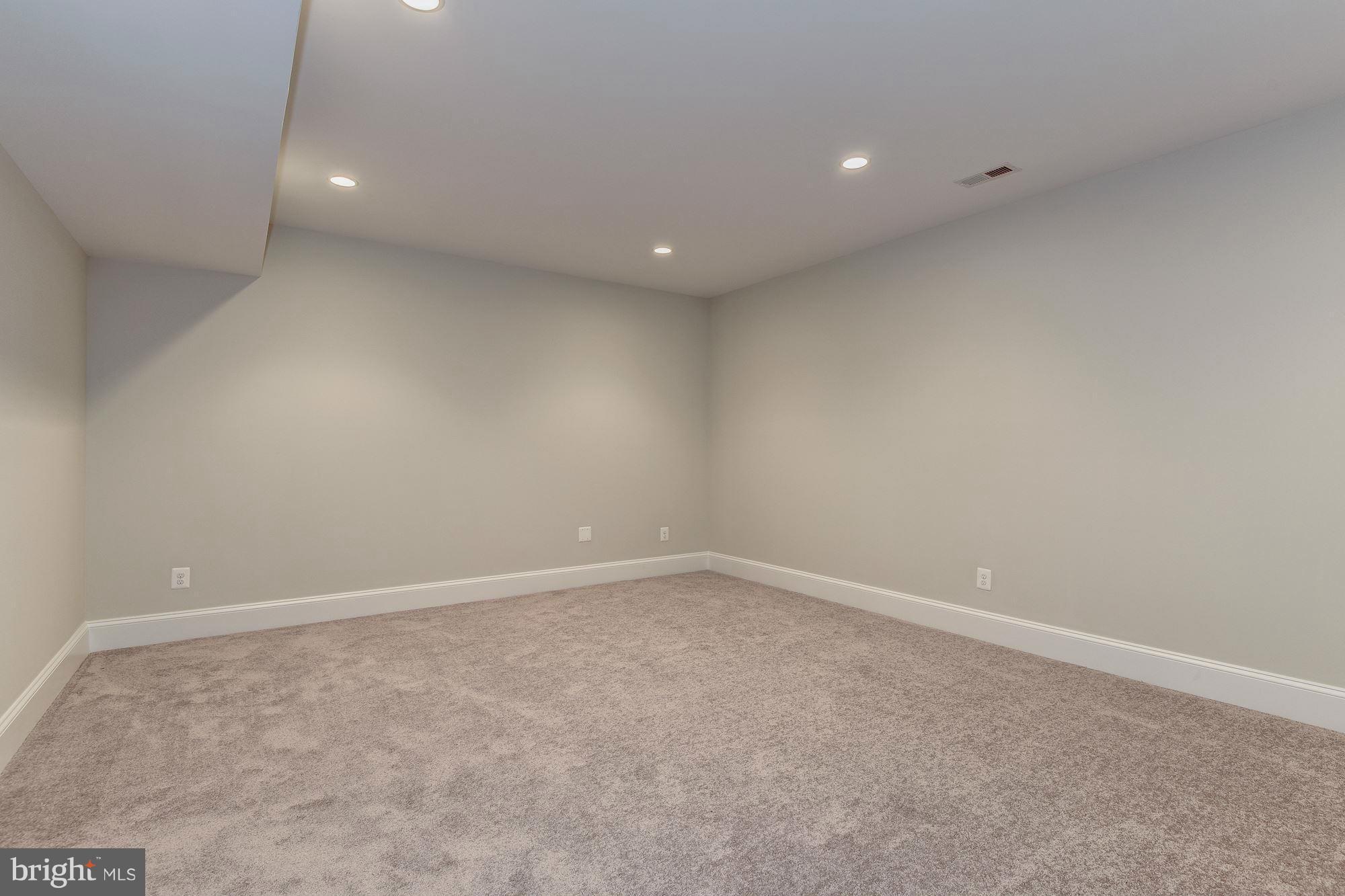 CHESTERBROOK WOODS - Residential