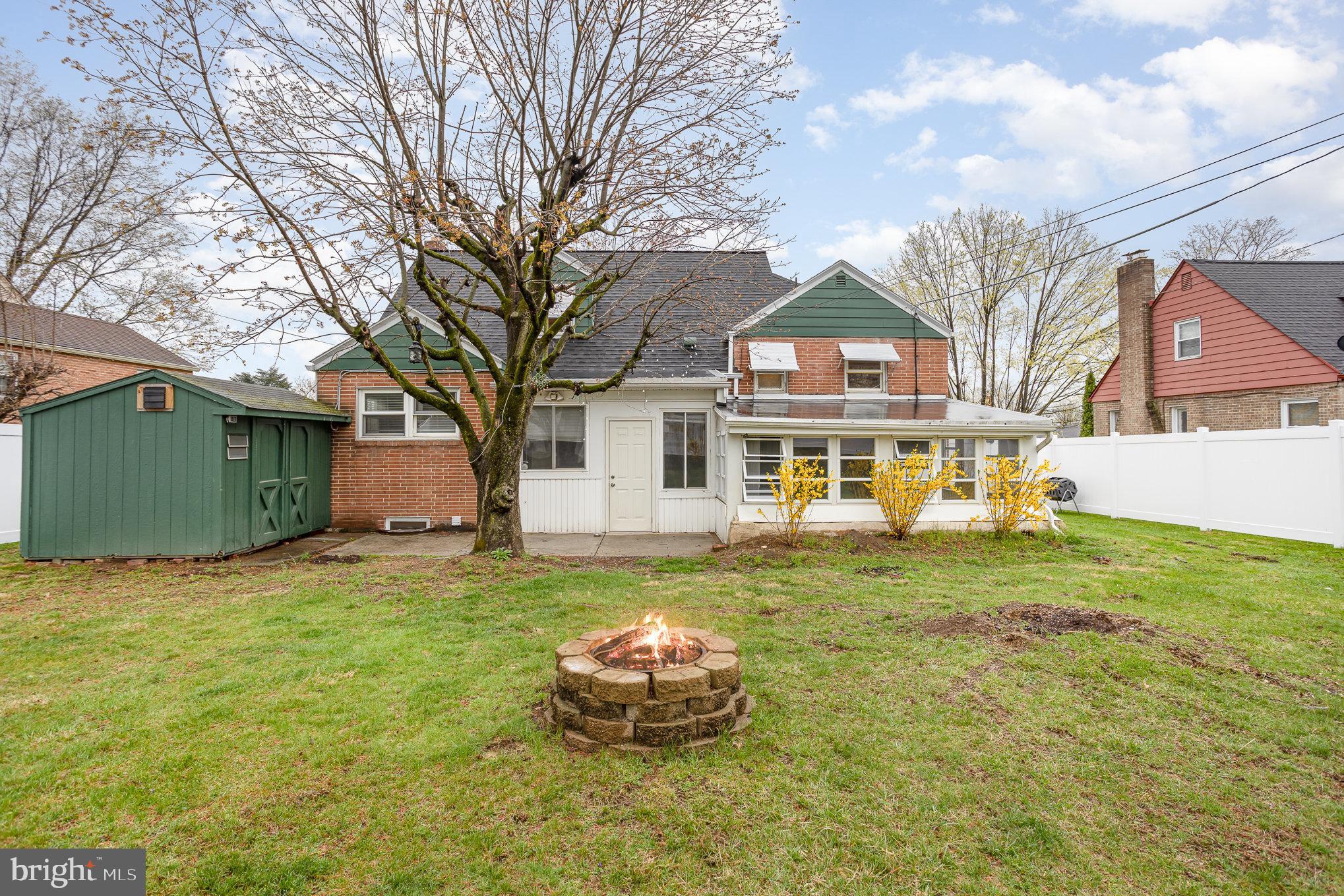 LENKER MANOR - Residential