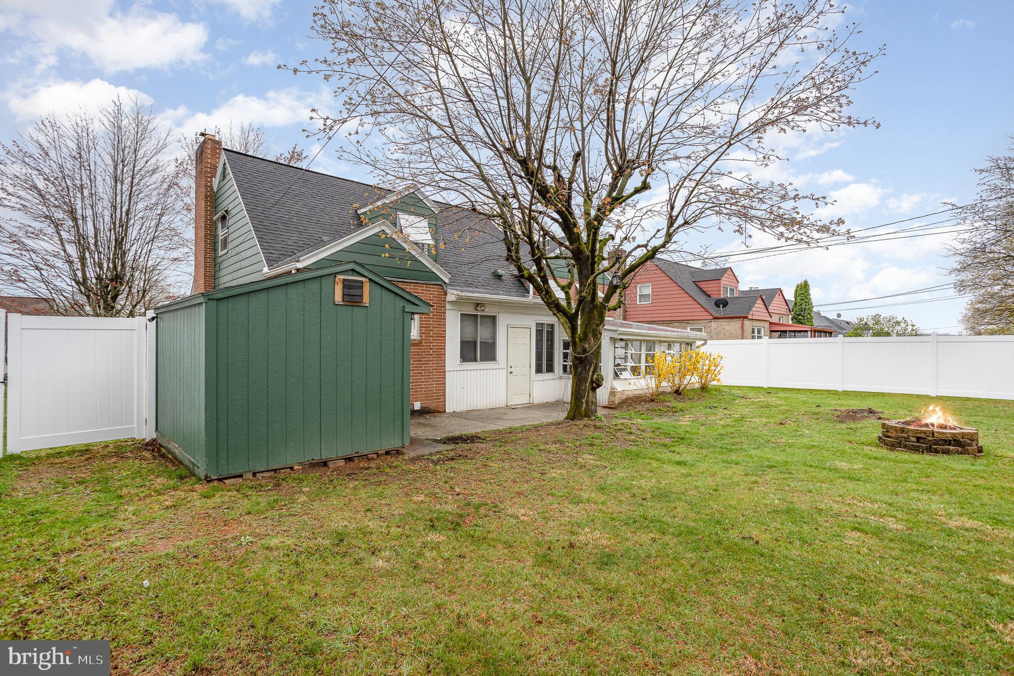 LENKER MANOR - Residential