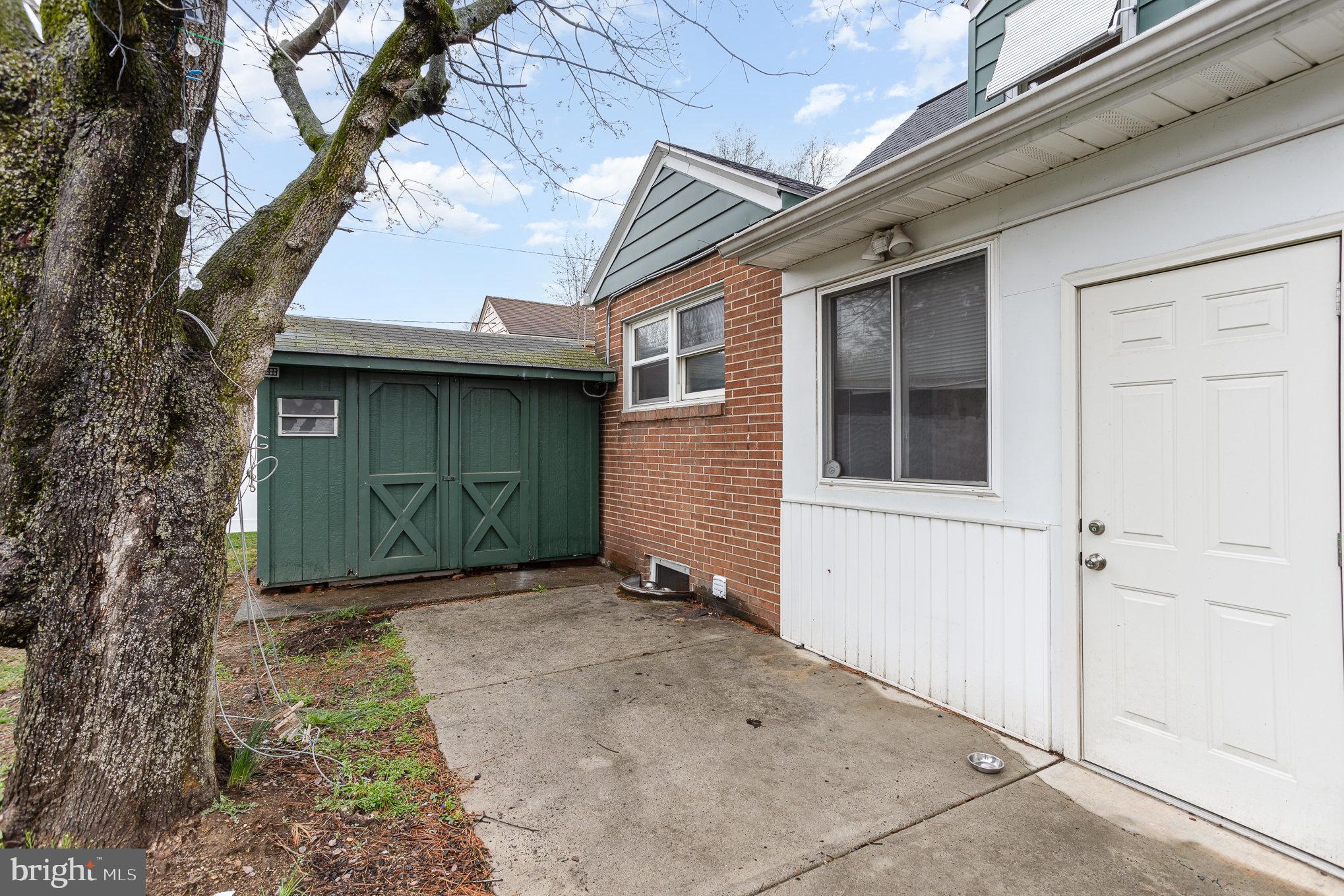 LENKER MANOR - Residential