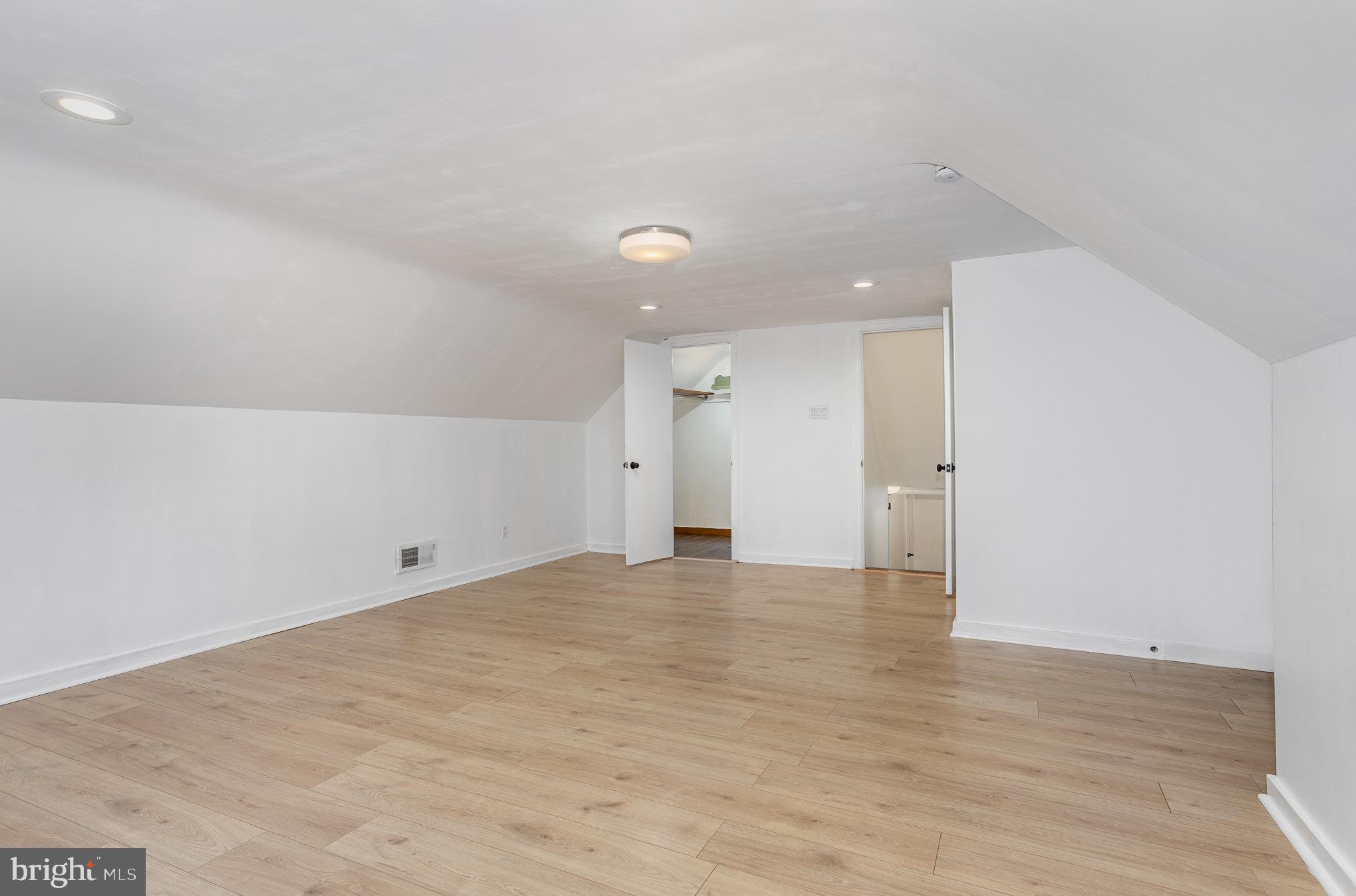 LENKER MANOR - Residential