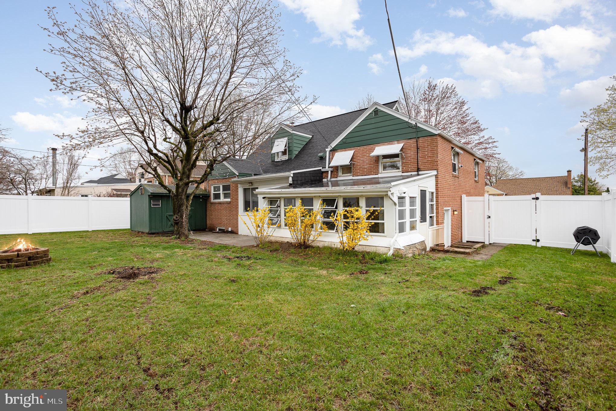 LENKER MANOR - Residential