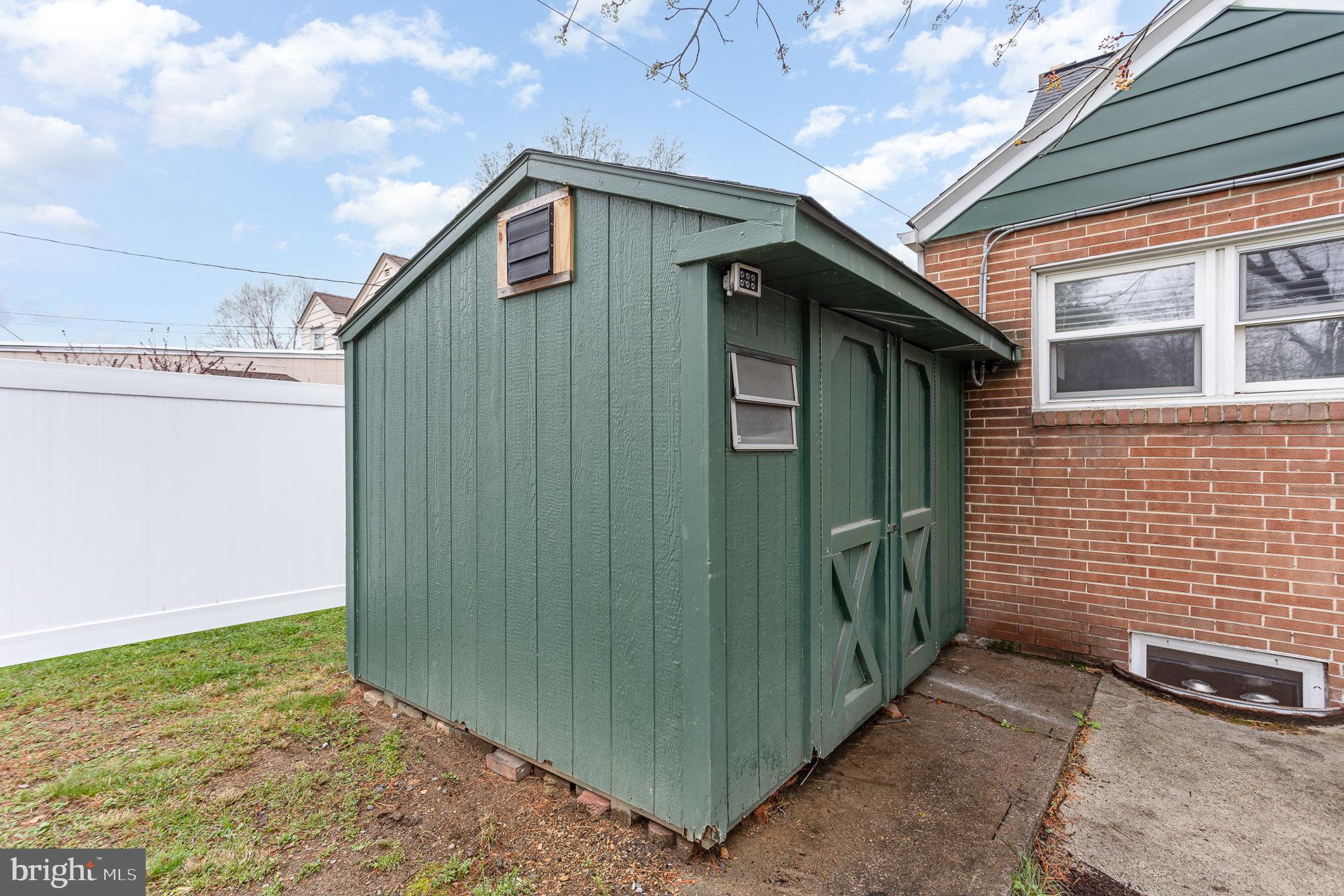 LENKER MANOR - Residential