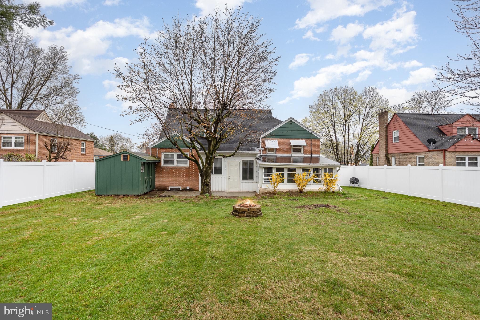 LENKER MANOR - Residential