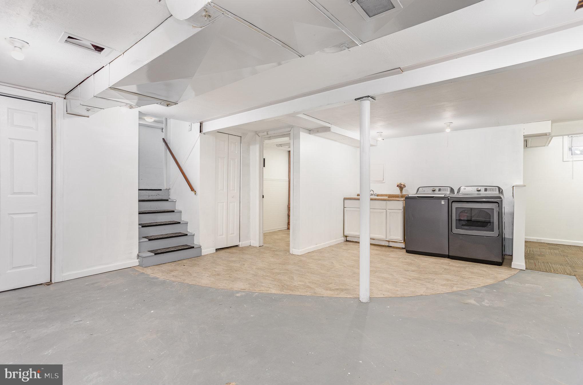 LENKER MANOR - Residential