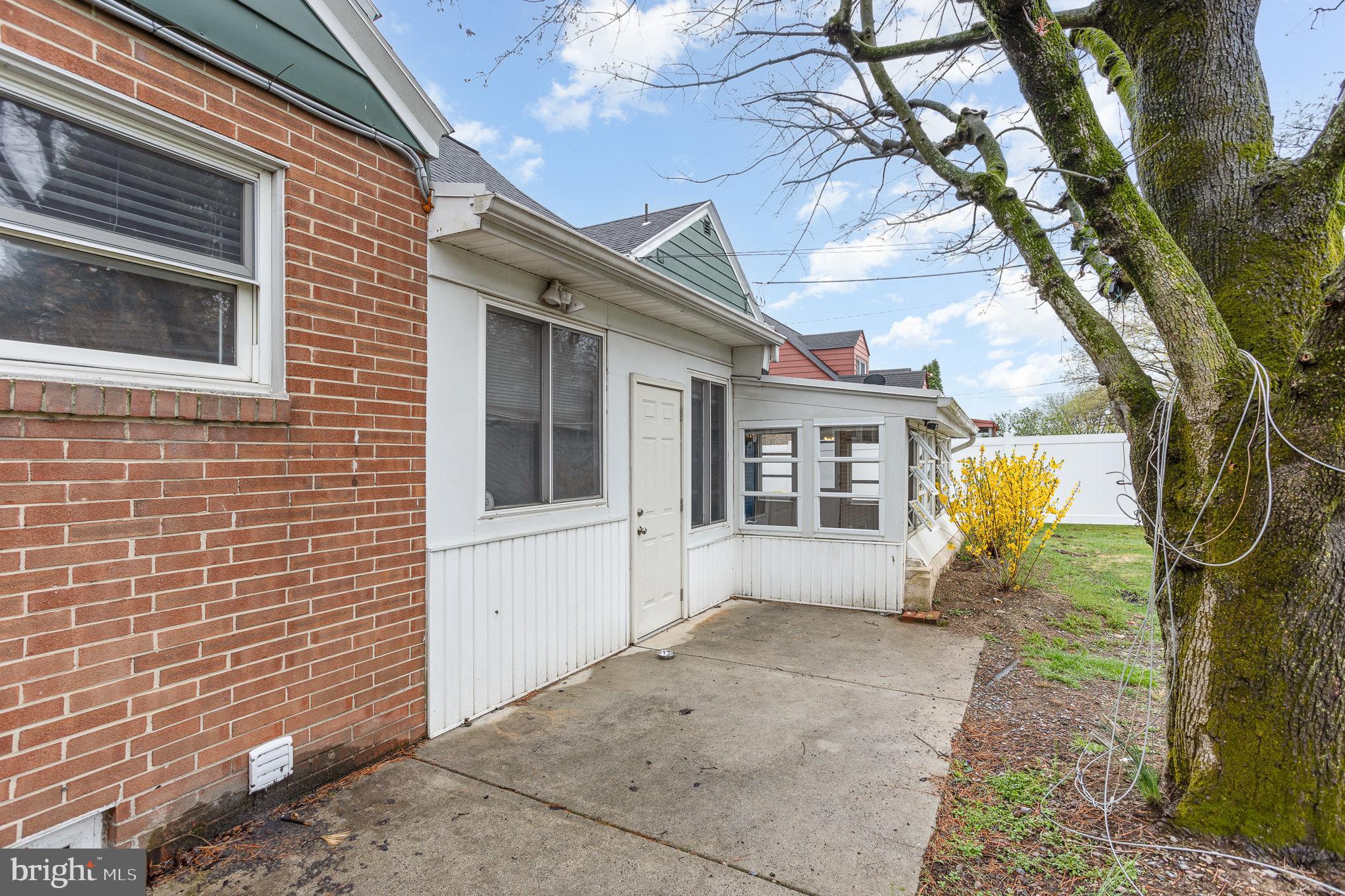 LENKER MANOR - Residential