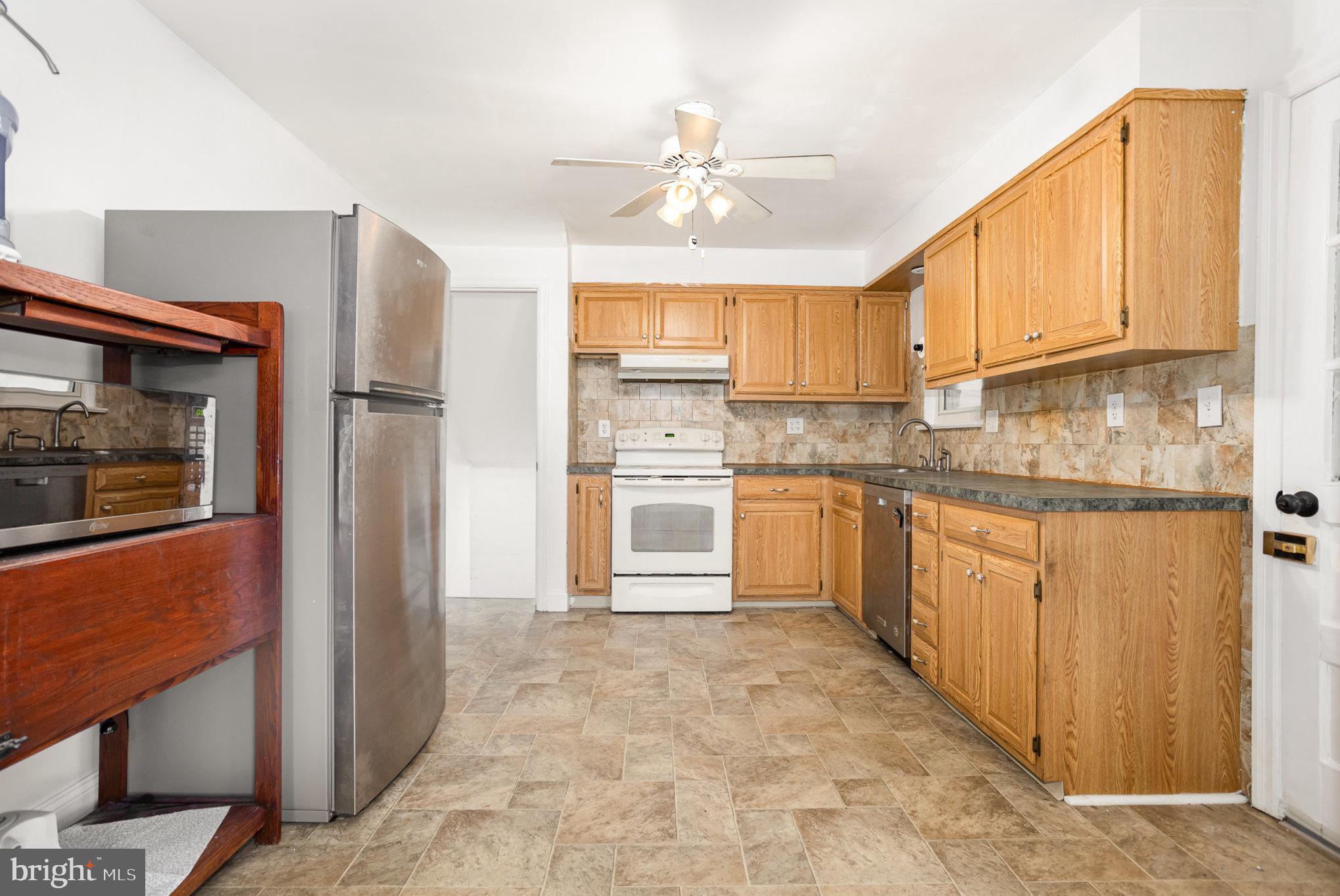 LENKER MANOR - Residential