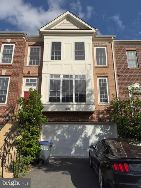 24652 Kings Canyon Square, Aldie, VA MLS: VALO2126722