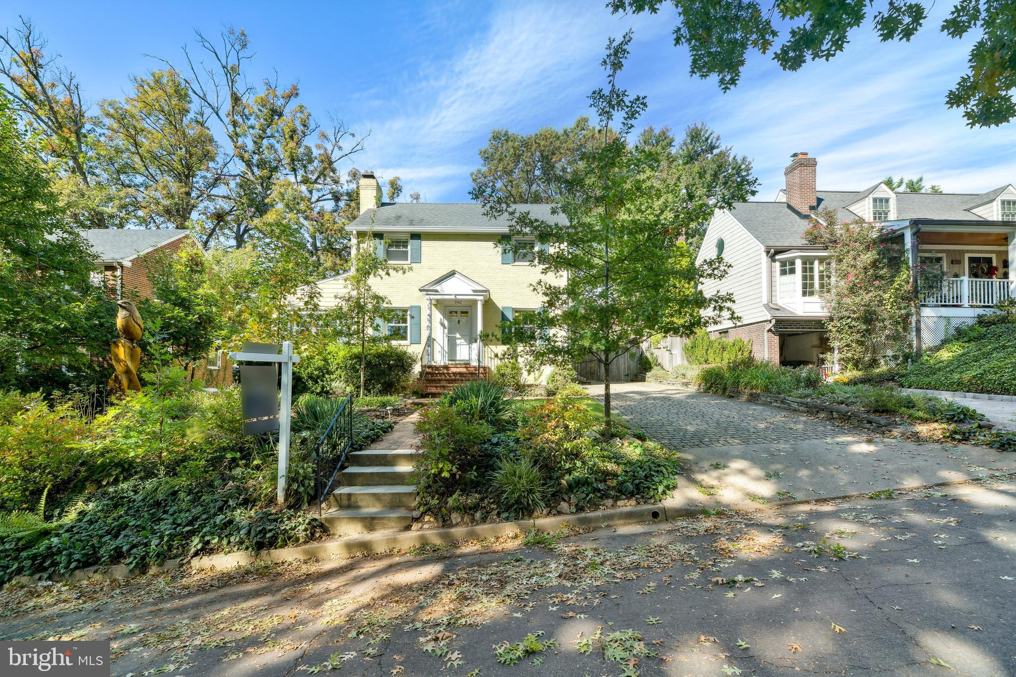 WAVERLY HILLS - Residential