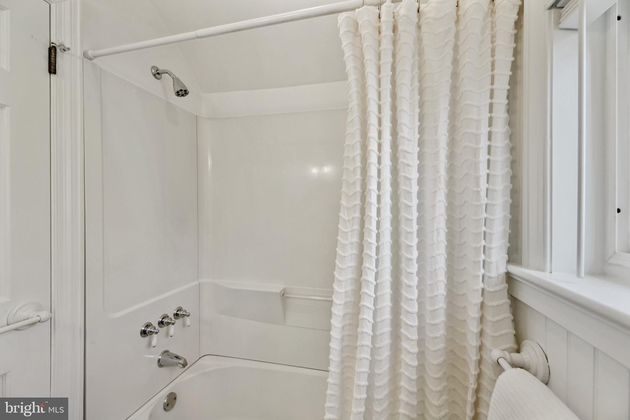 WAVERLY HILLS - Residential