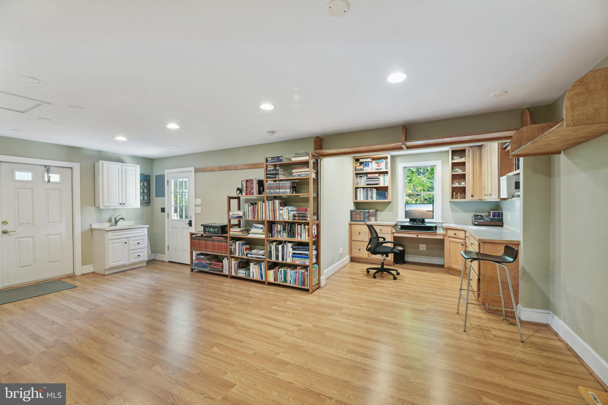 WAVERLY HILLS - Residential