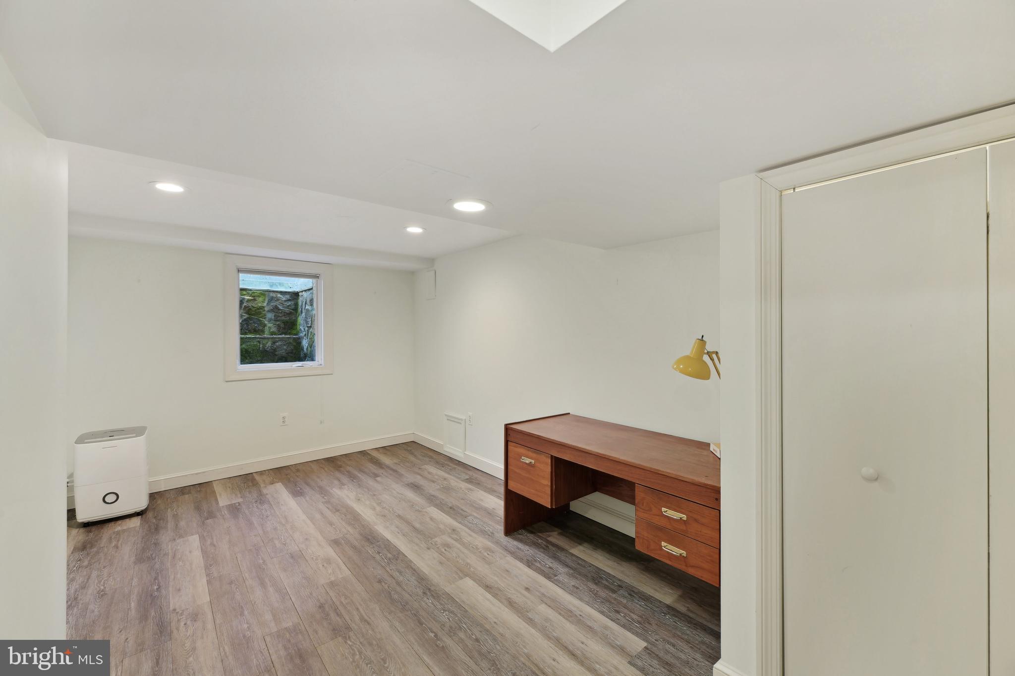 WAVERLY HILLS - Residential