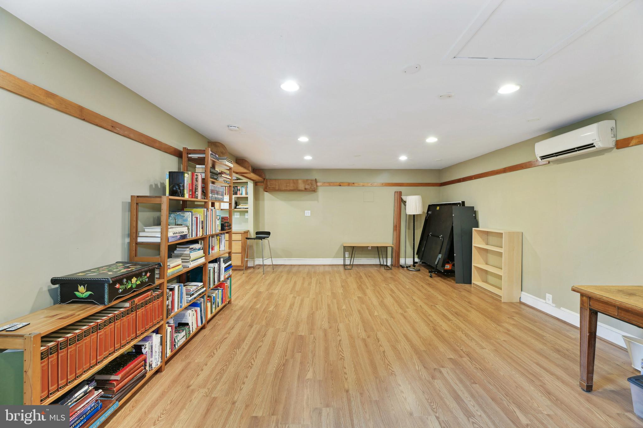 WAVERLY HILLS - Residential