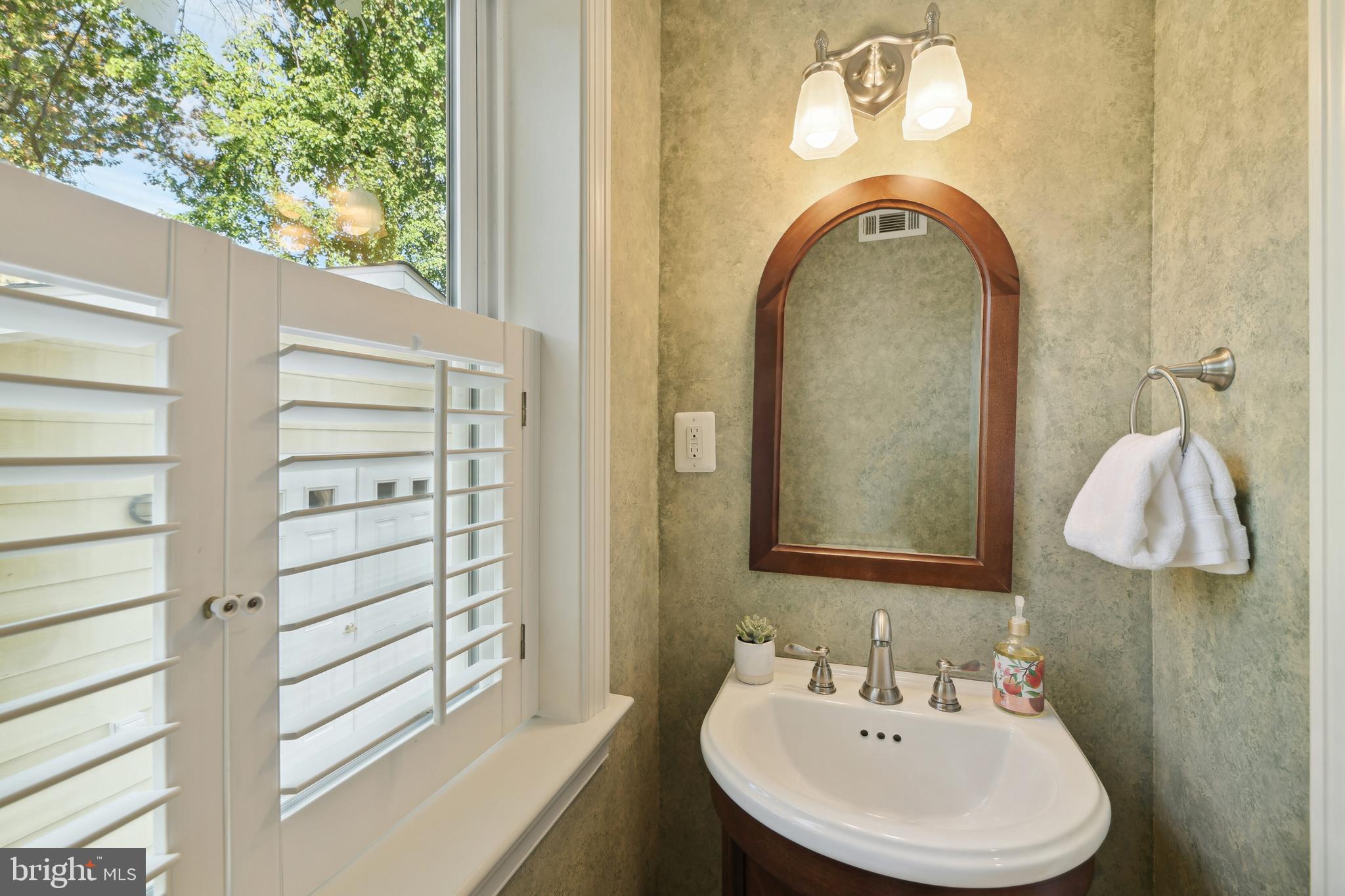 WAVERLY HILLS - Residential