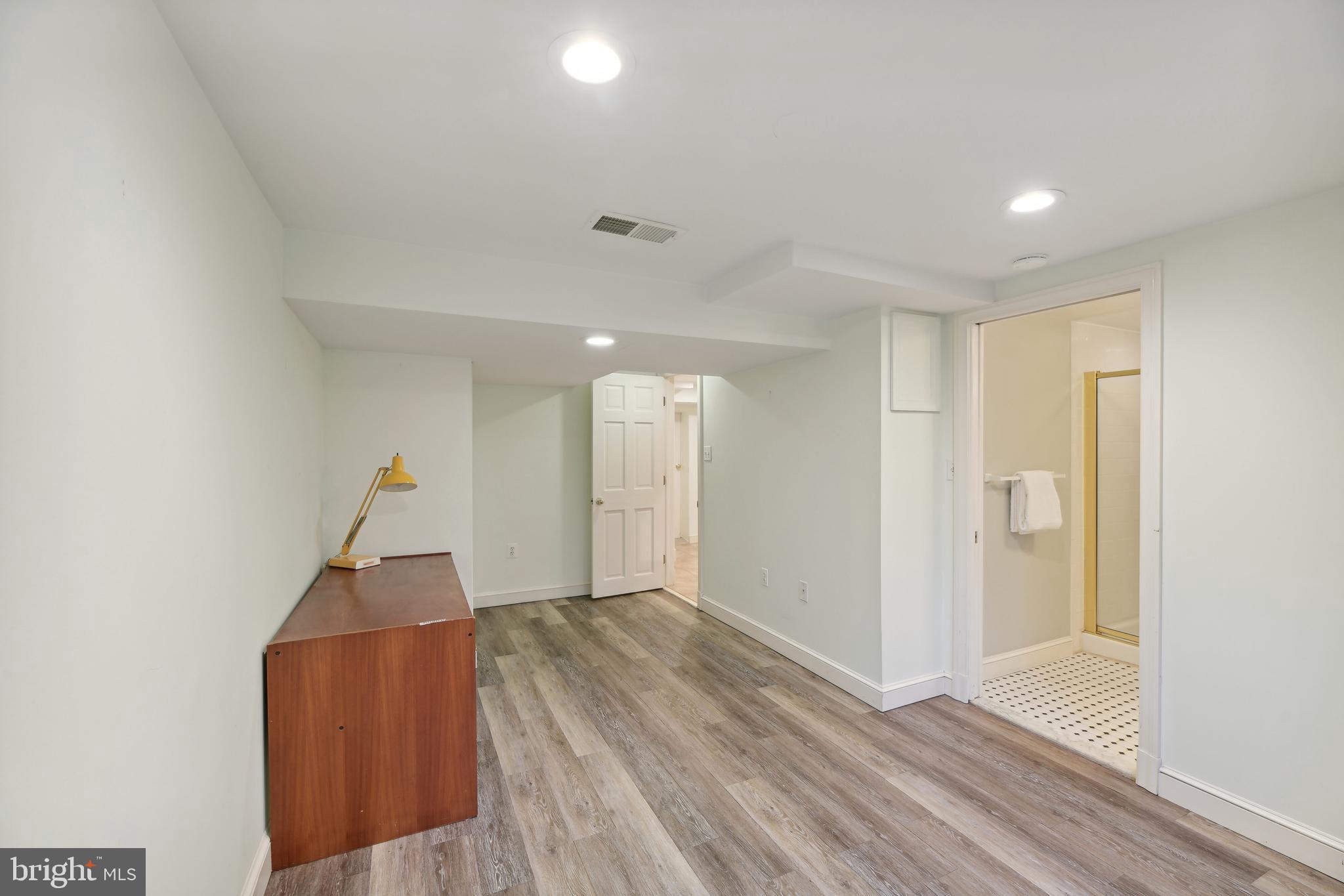 WAVERLY HILLS - Residential