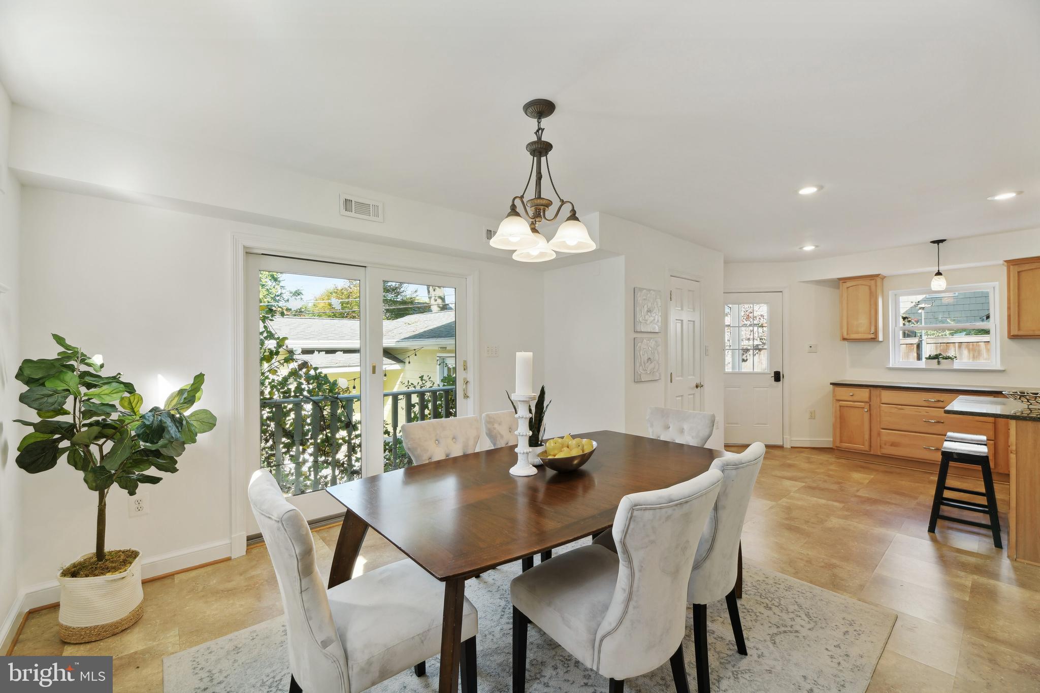 WAVERLY HILLS - Residential