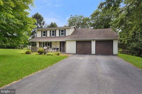 656 JULI DRIVE NEW FREEDOM PA 17349