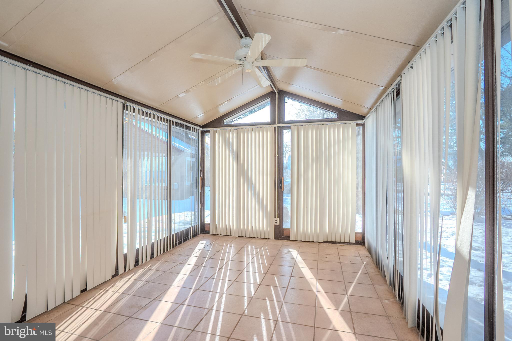 SUMMIT TRACE - Residential