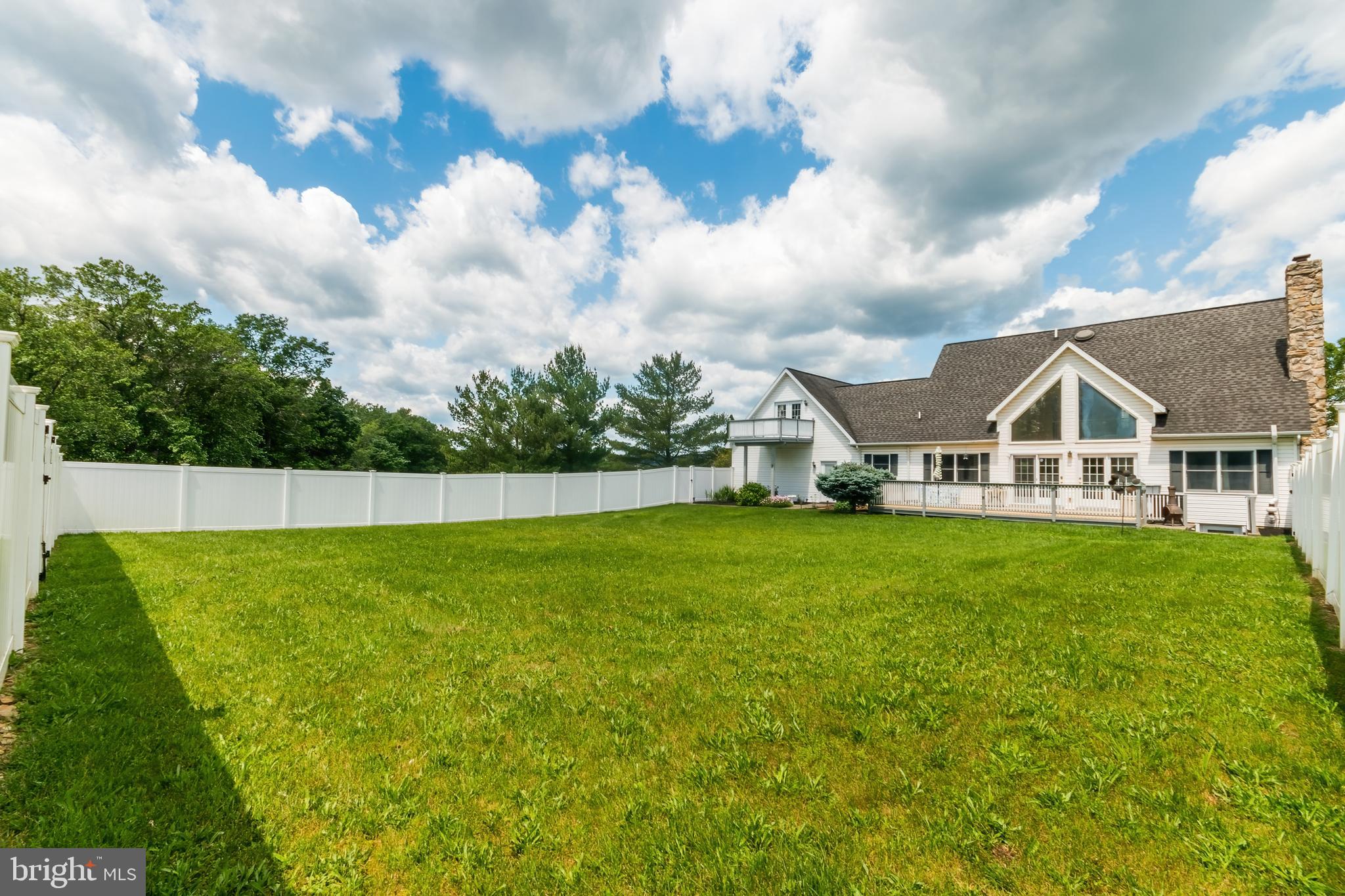 VILLAGE SQUARE - Residential