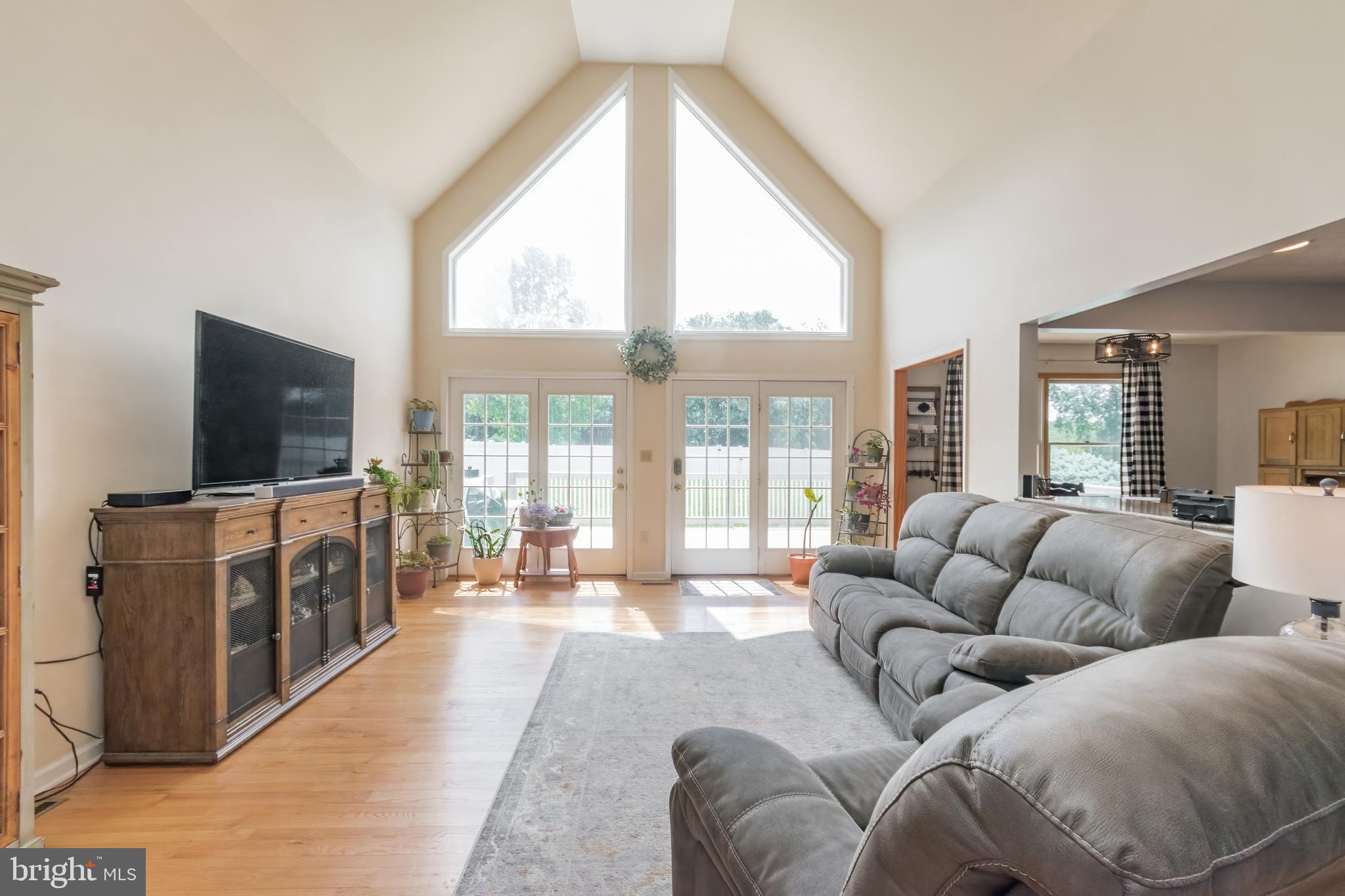 VILLAGE SQUARE - Residential