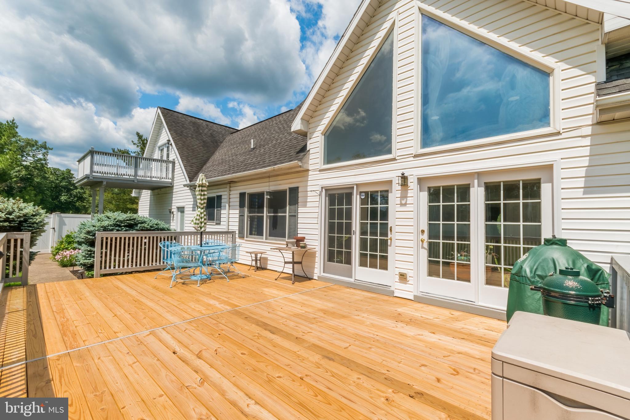 VILLAGE SQUARE - Residential