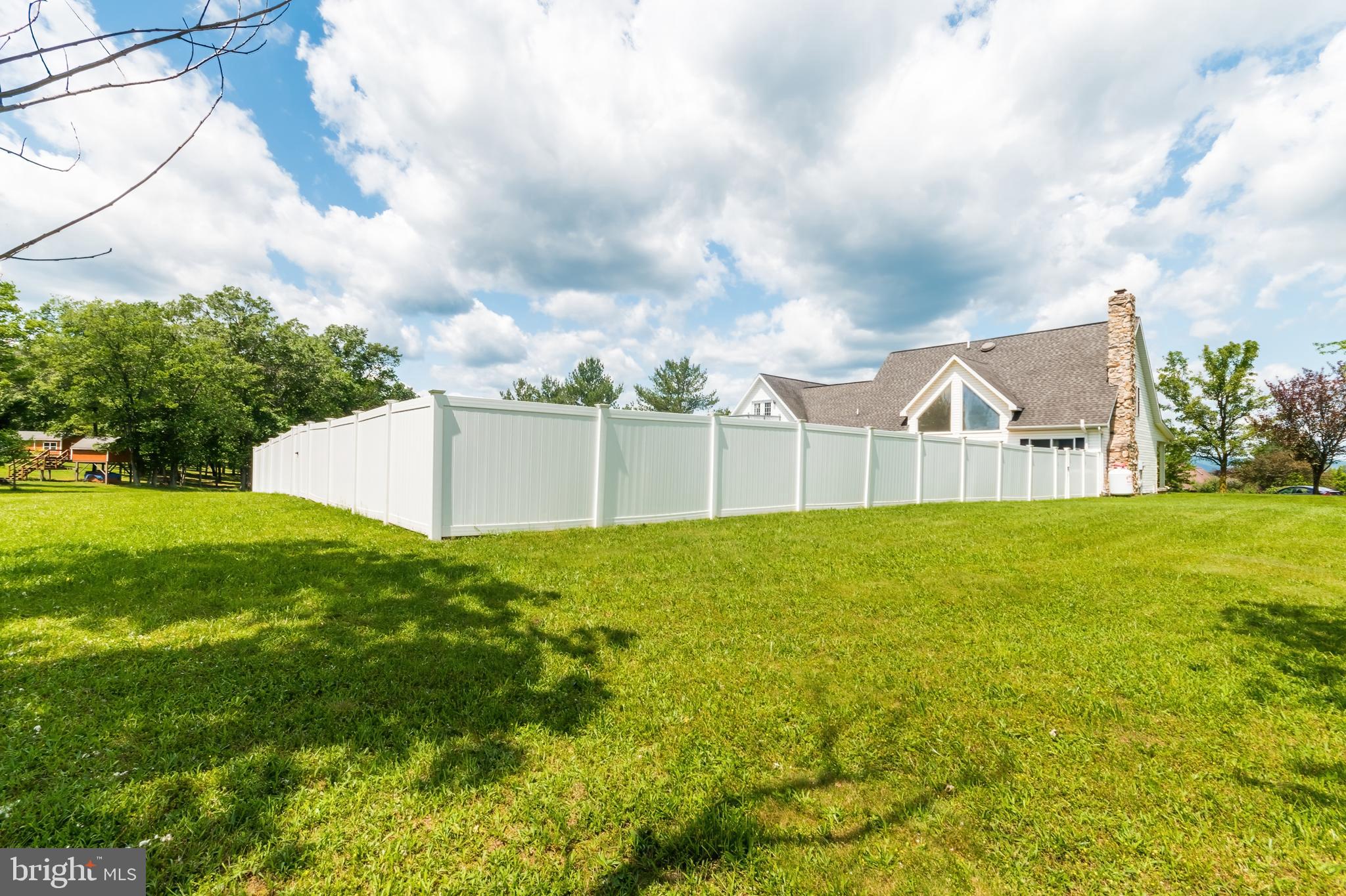 VILLAGE SQUARE - Residential