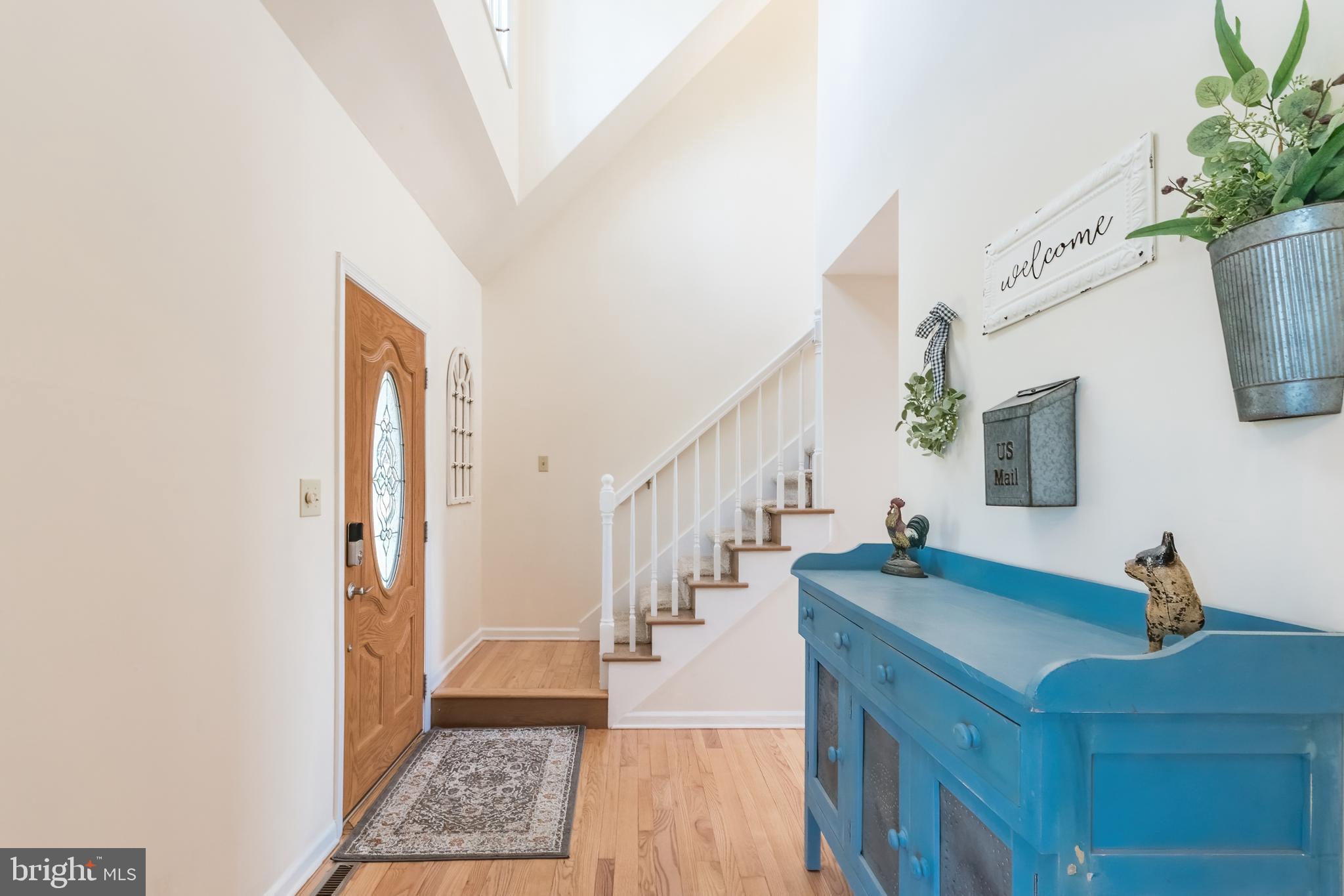 VILLAGE SQUARE - Residential