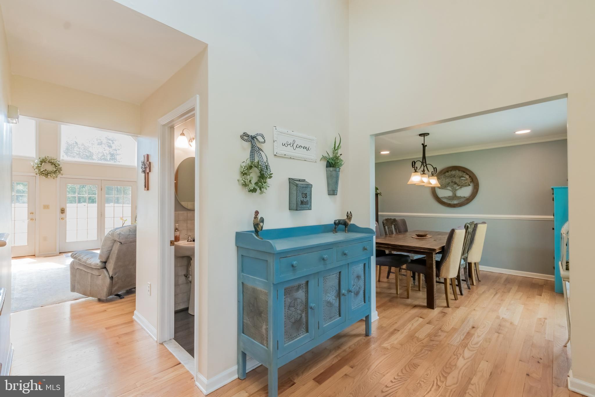 VILLAGE SQUARE - Residential