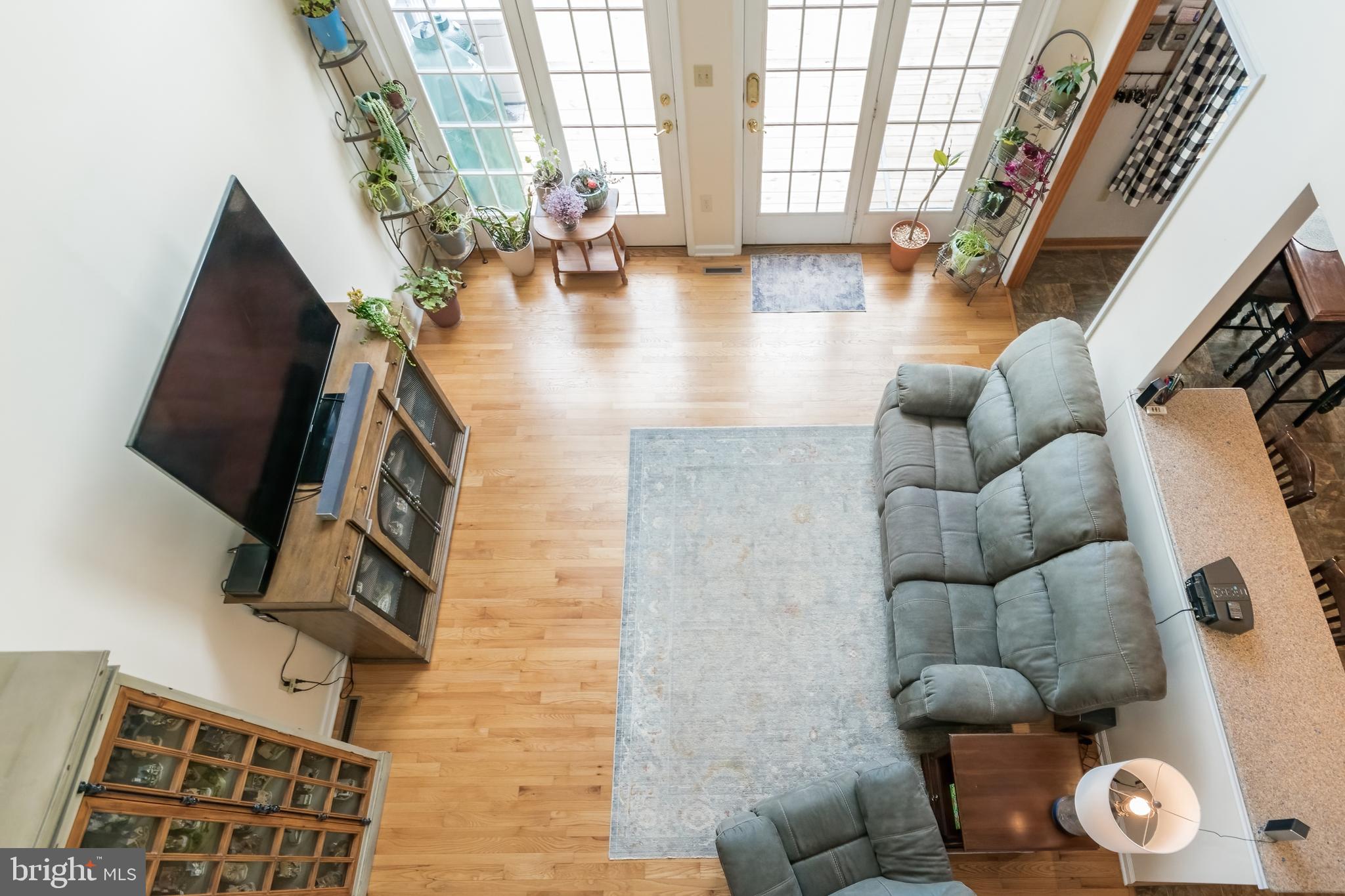 VILLAGE SQUARE - Residential