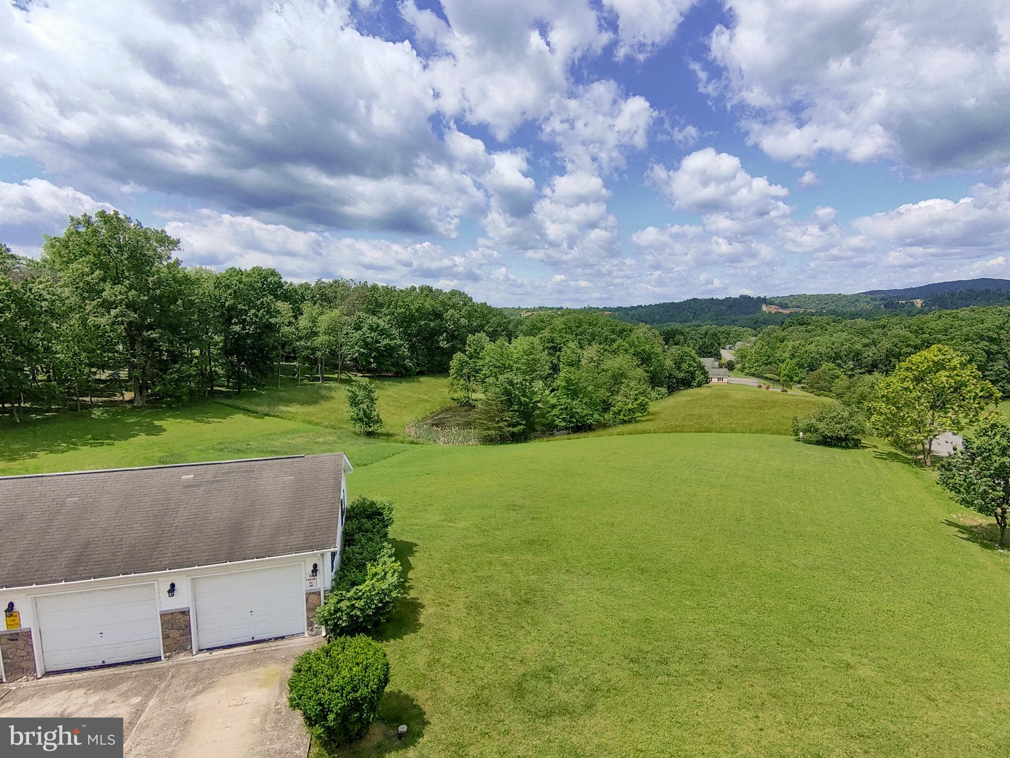 VILLAGE SQUARE - Residential