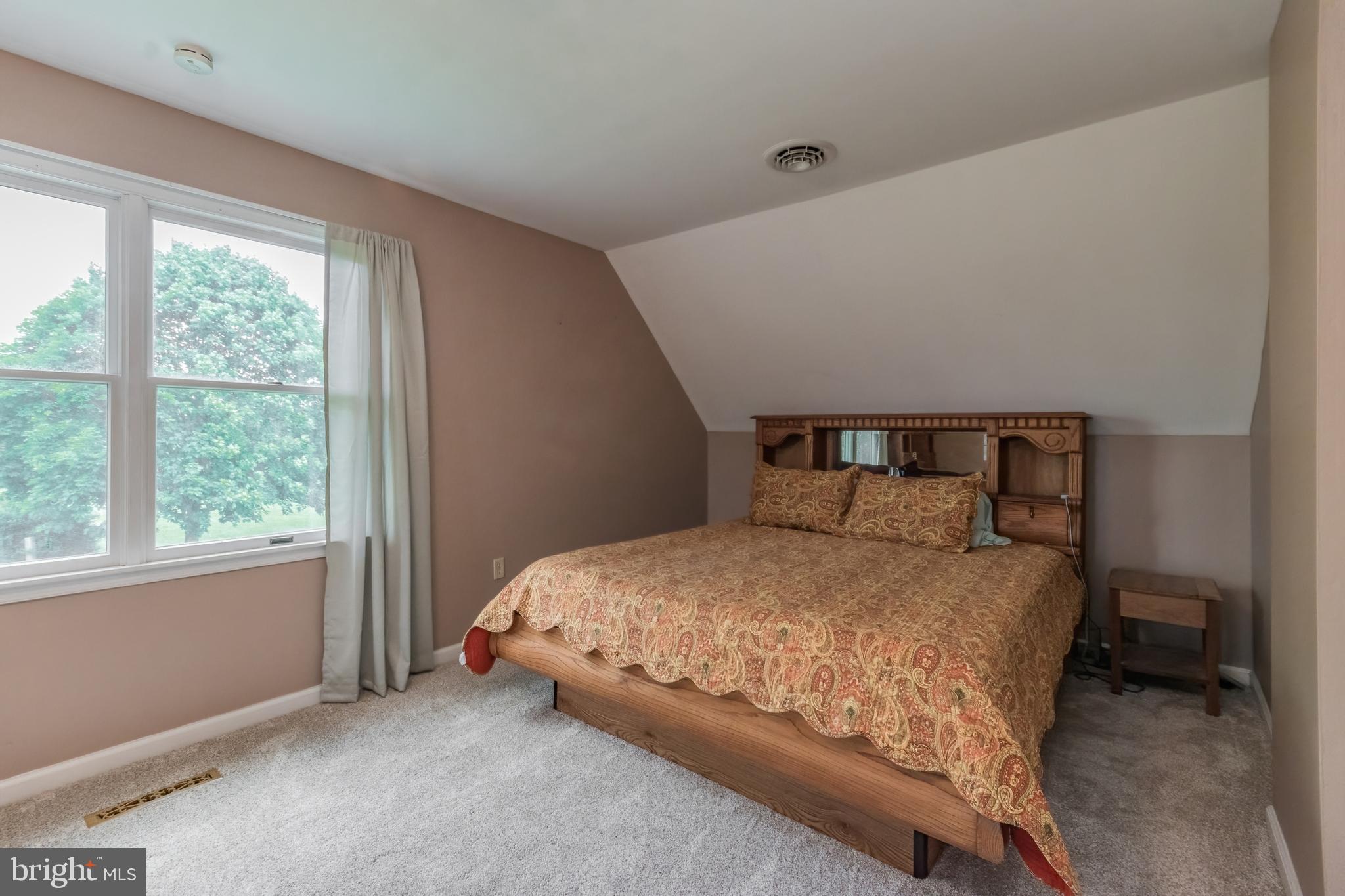 VILLAGE SQUARE - Residential