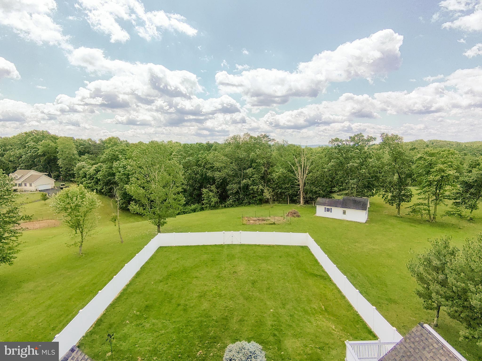 VILLAGE SQUARE - Residential