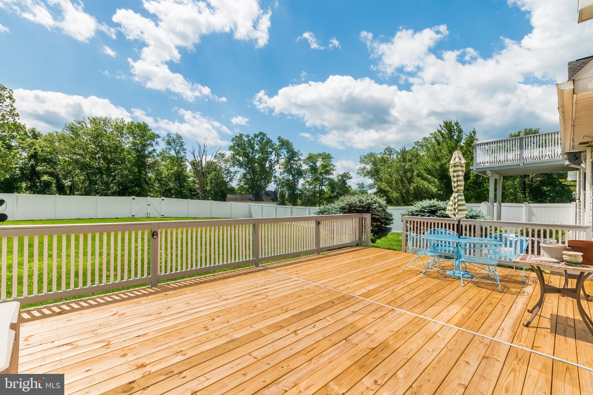 VILLAGE SQUARE - Residential