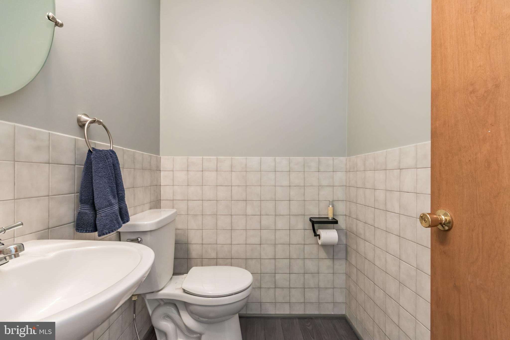 VILLAGE SQUARE - Residential